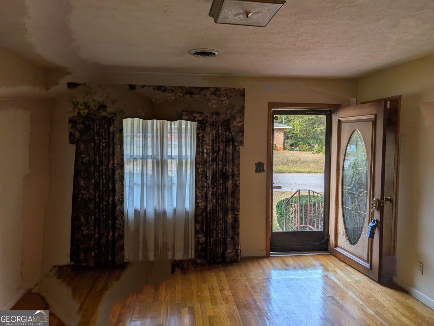 109 7th St — photo 2