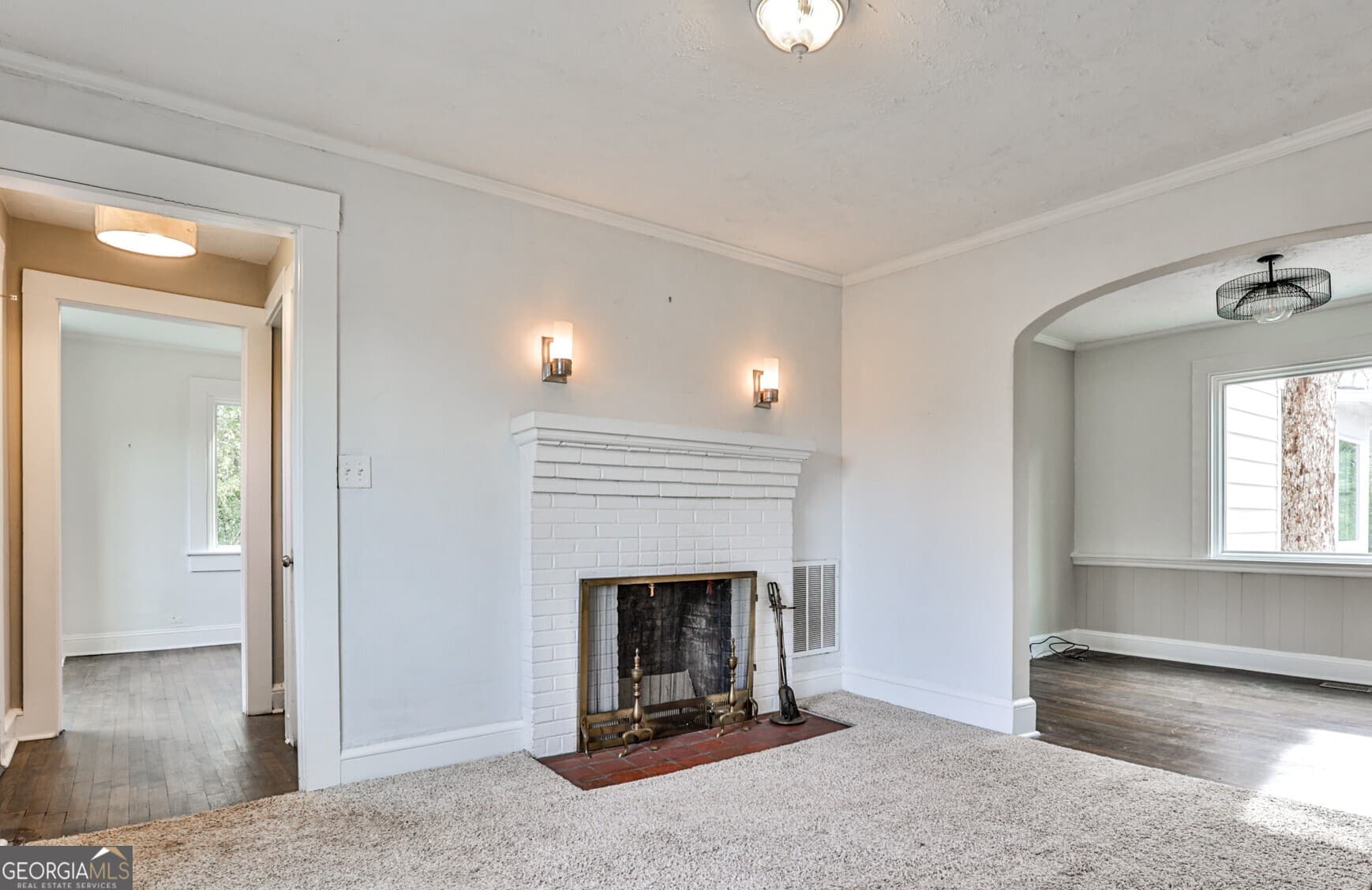 3537 W Hill St — photo 2