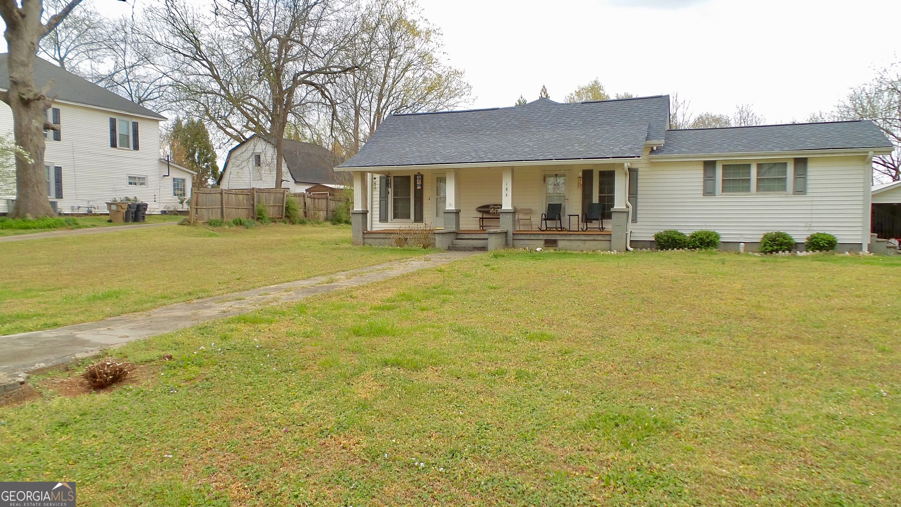 186 Railroad Ave — photo 2