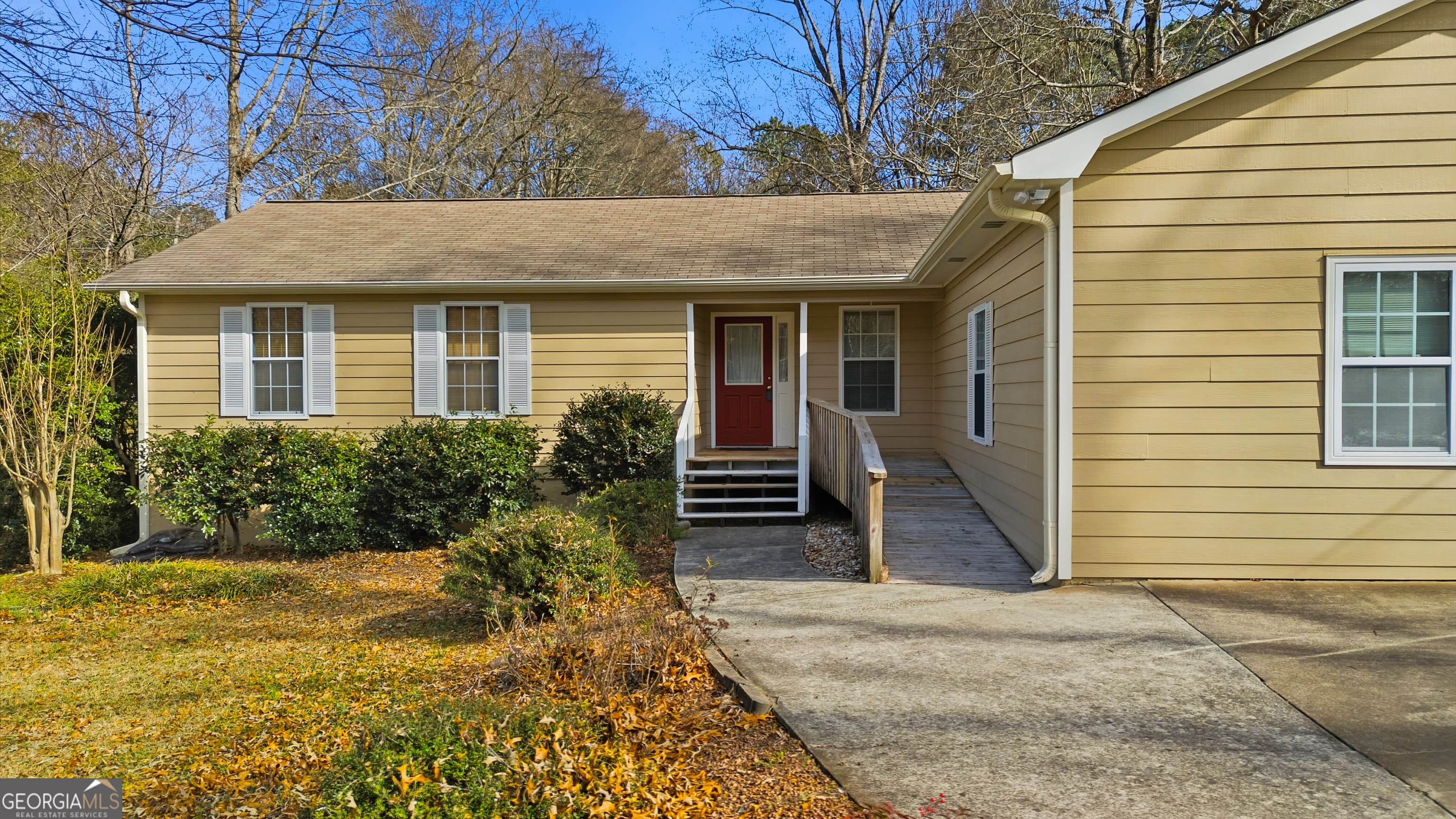 160 Wellington Dr — photo 2