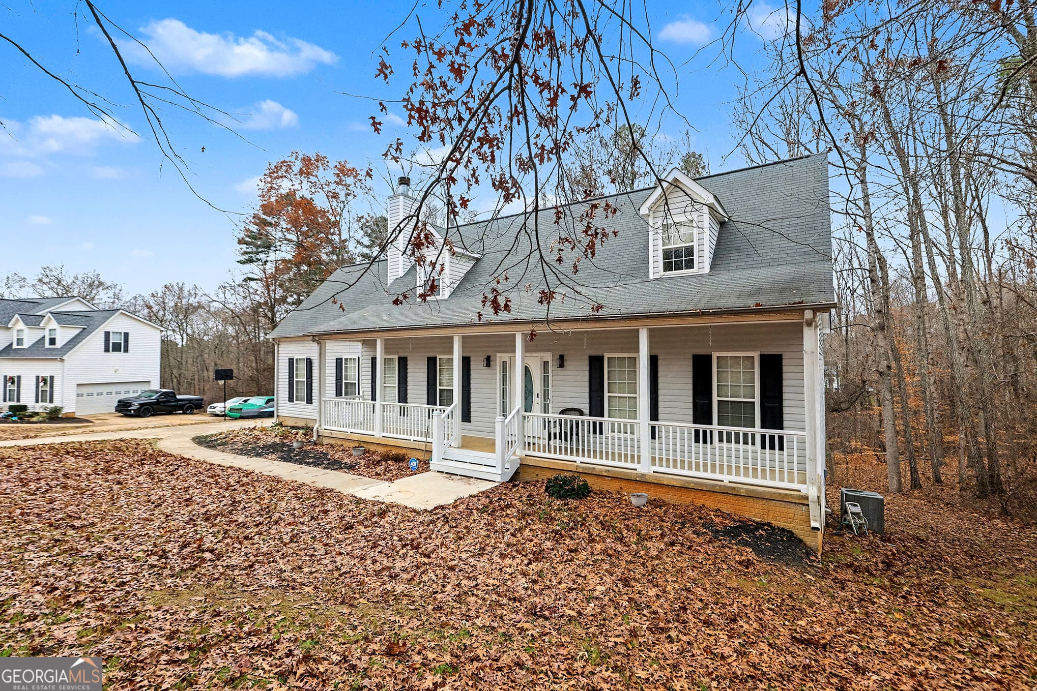 255 Hillbrook Chase — photo 2