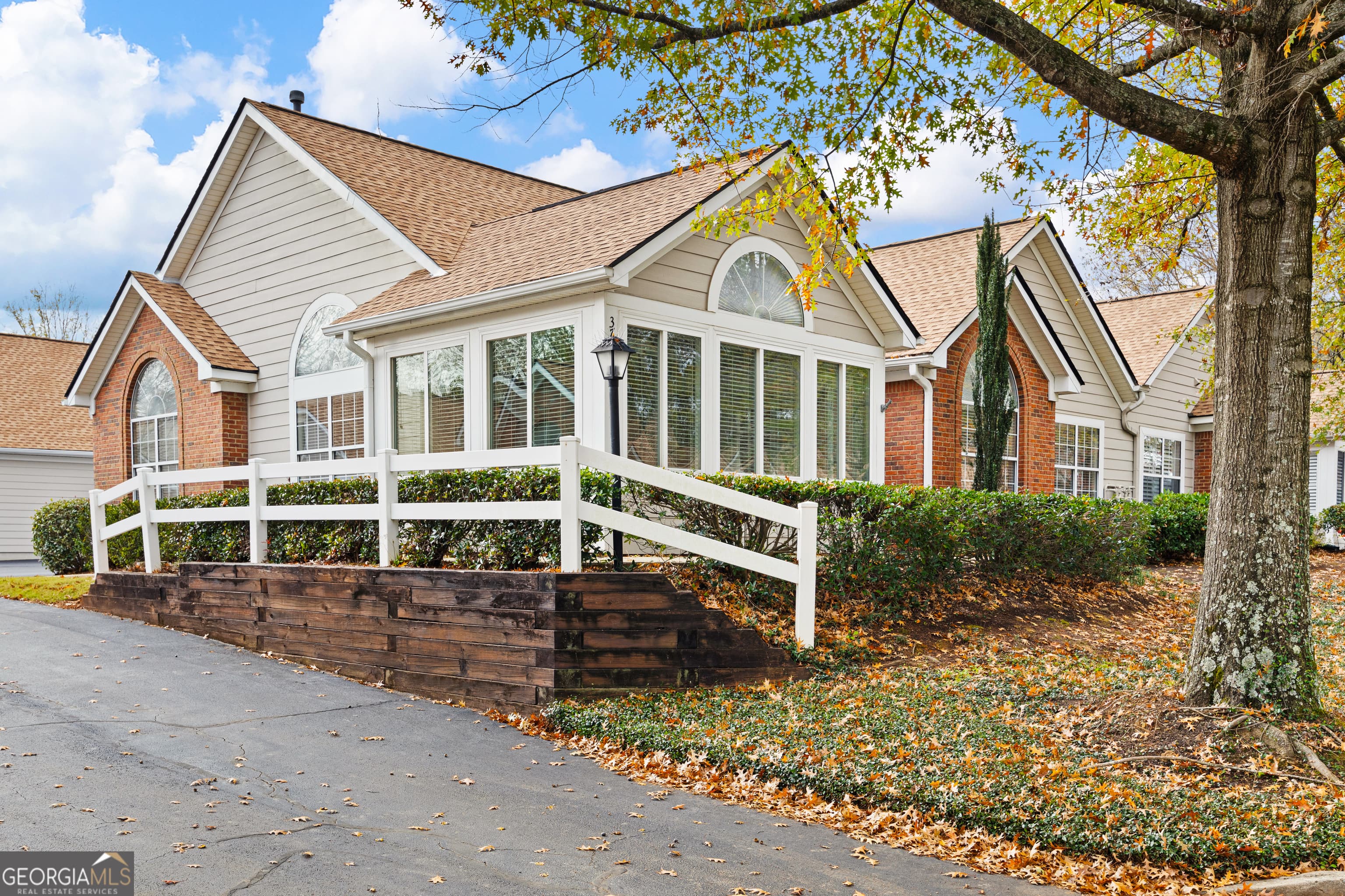 3735 Vineyards Lake Circle 24 — photo 1