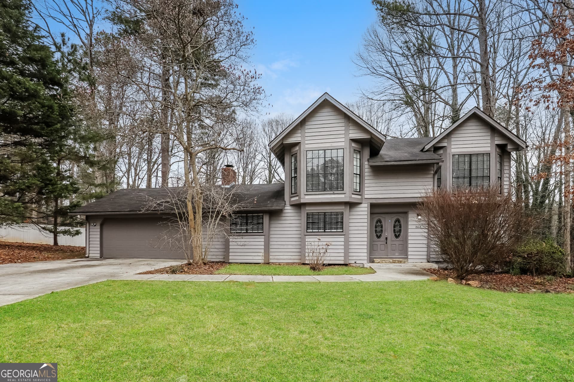 1868 Lake Ridge Ct — photo 1