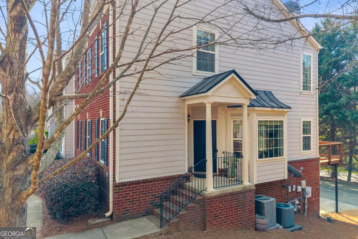 350 Eagle Tiff Dr — photo 2