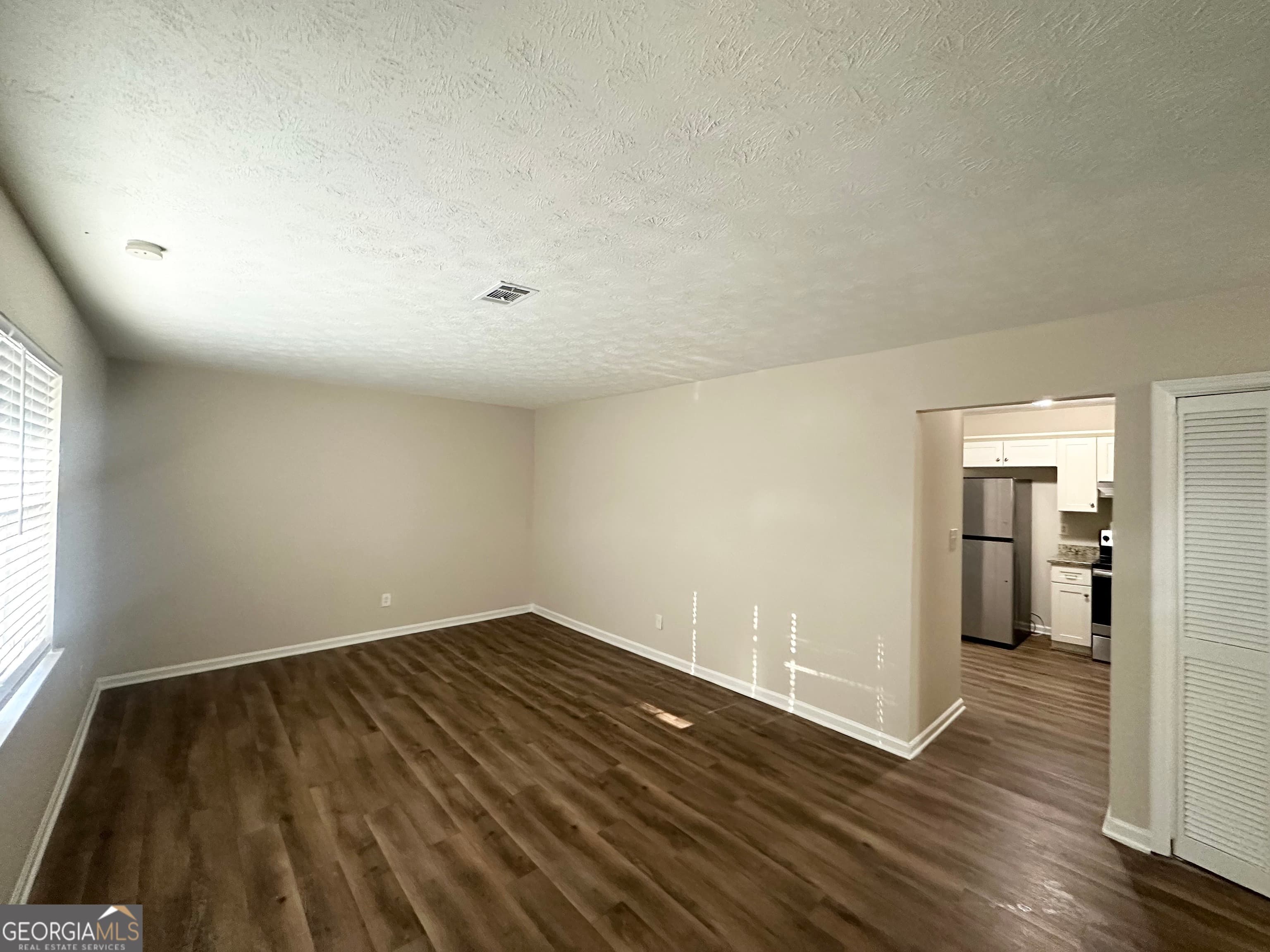 2017 Lindsey Ln — photo 2