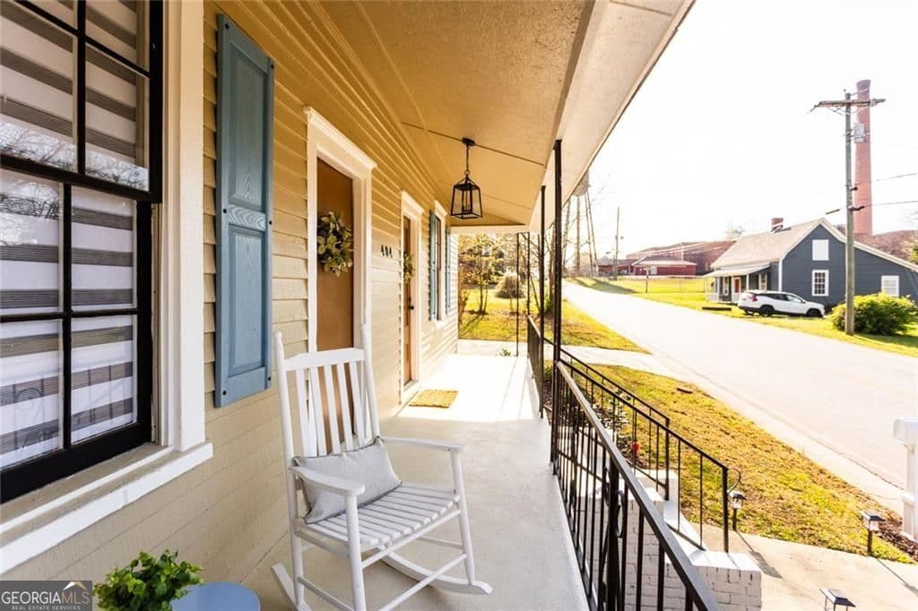 404 Mill St — photo 2