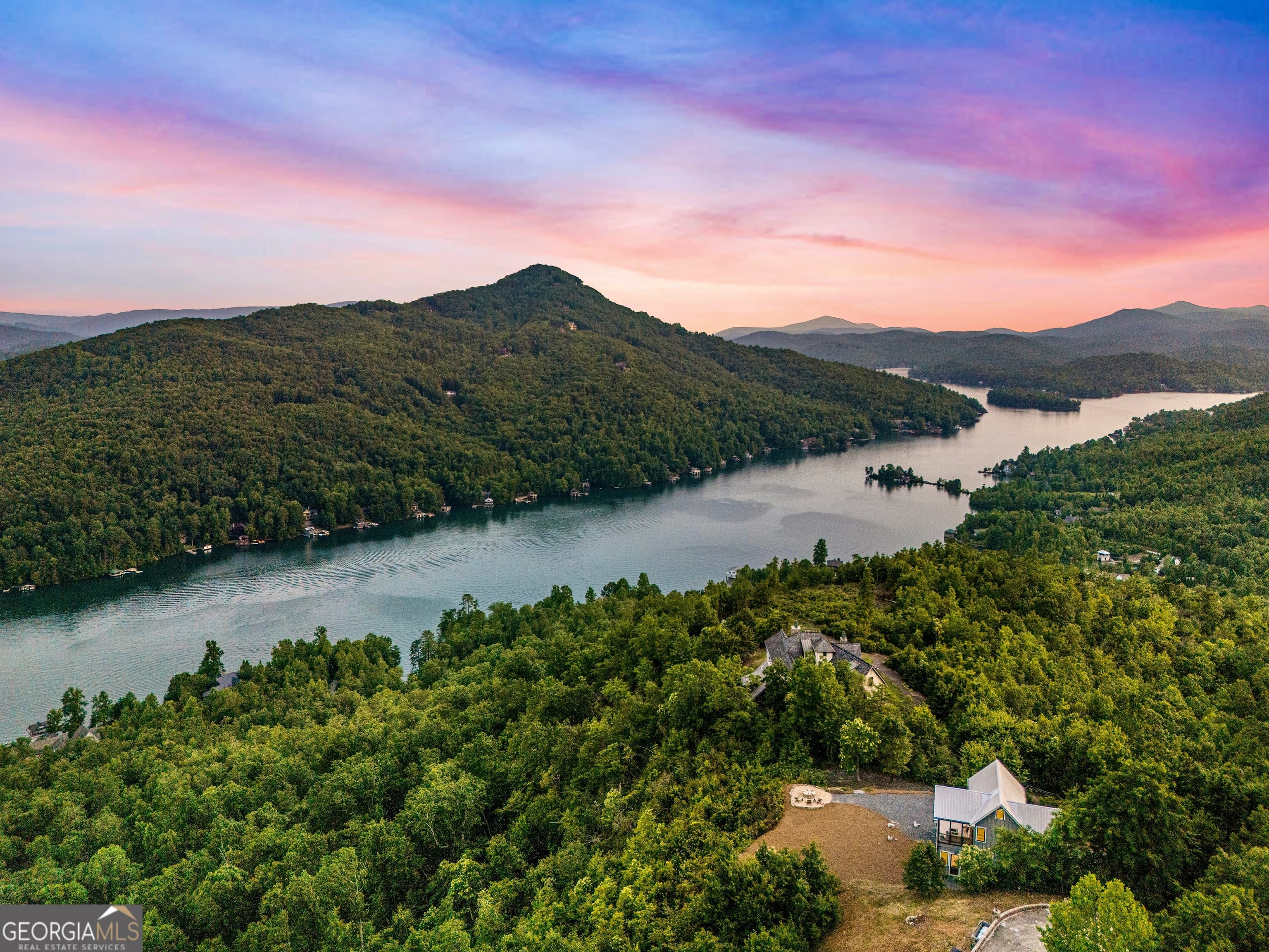 714 Sonya Rd — photo 2