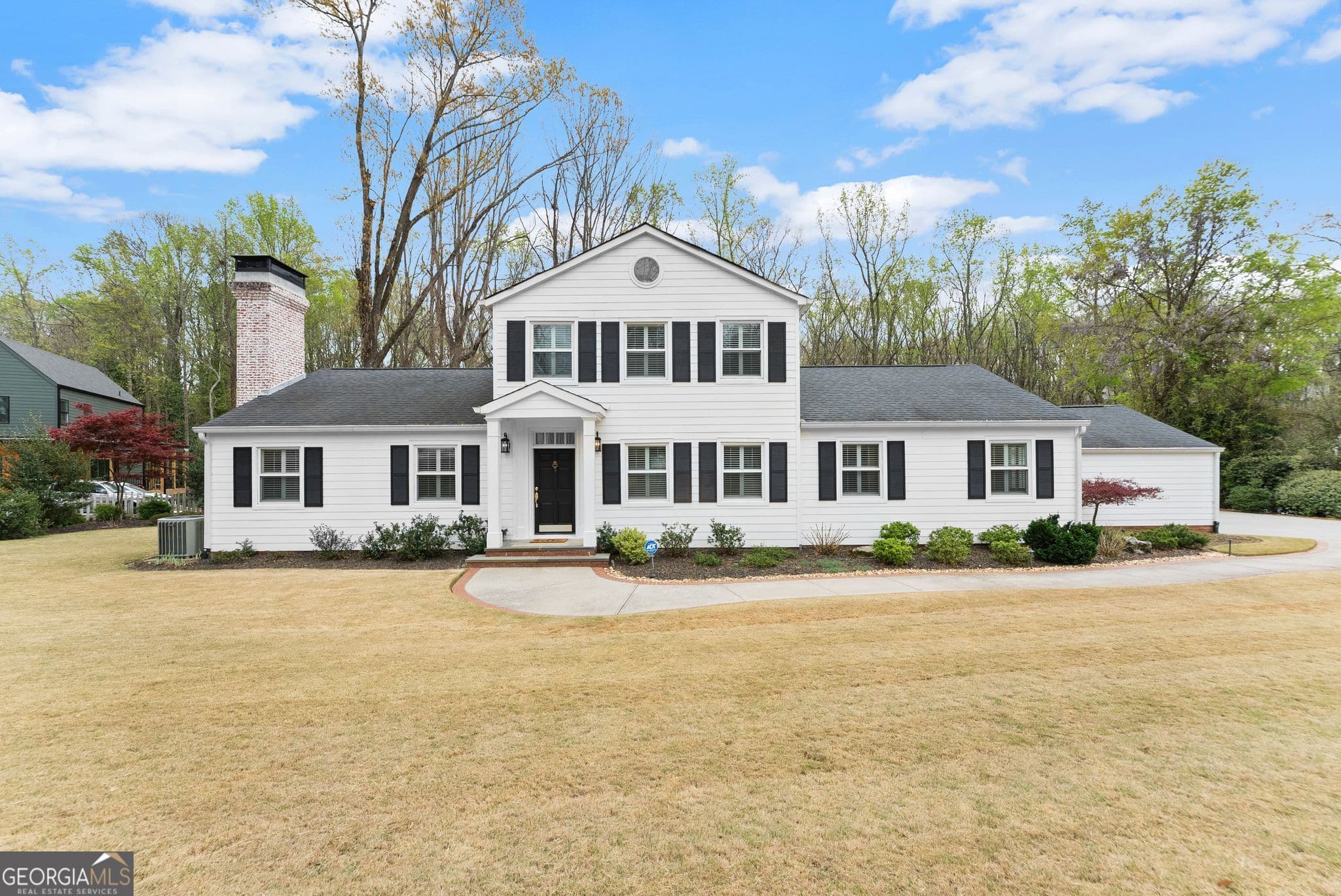 669 Dixon Dr — photo 1