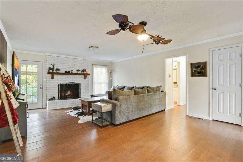 228 Shady Ln — photo 2