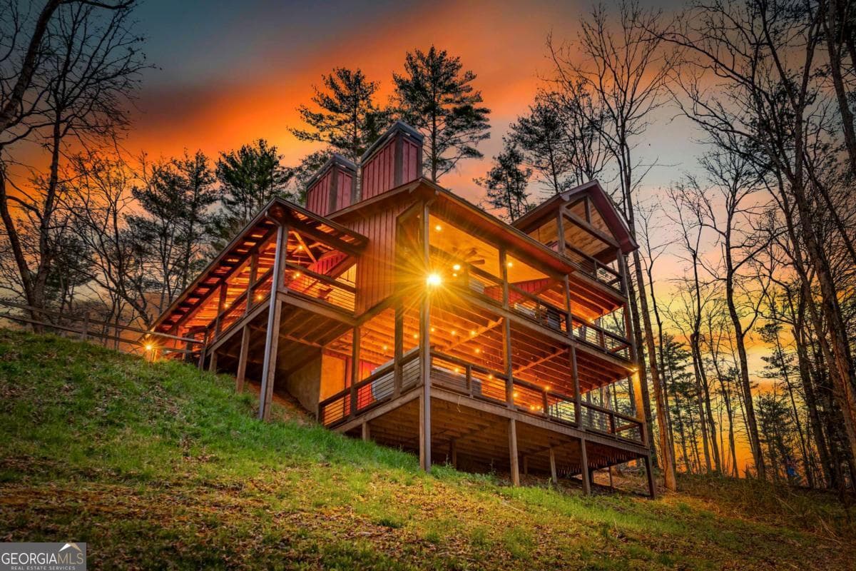 127 Twin Creeks Rd — photo 1