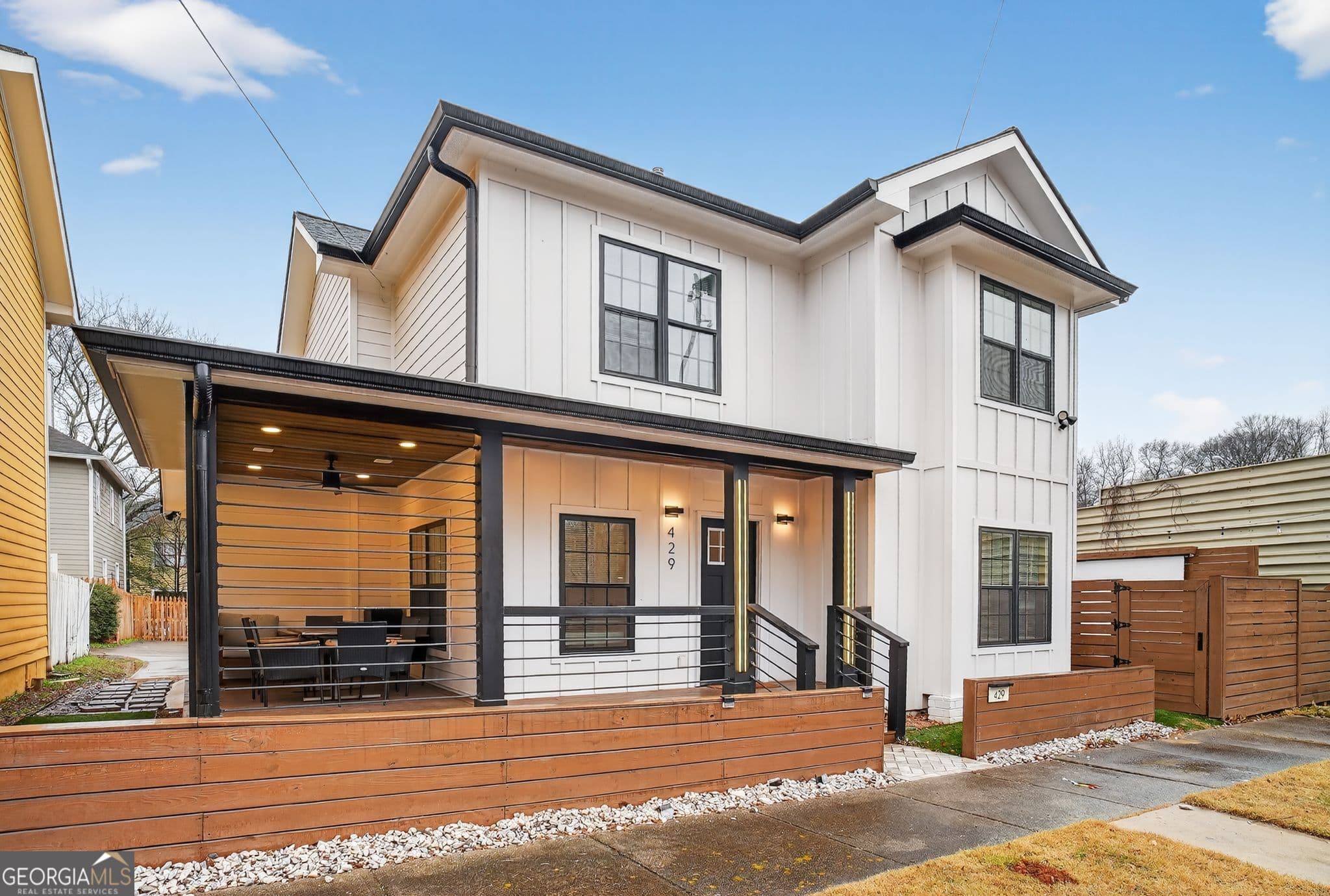 429 Grant Se St — photo 1