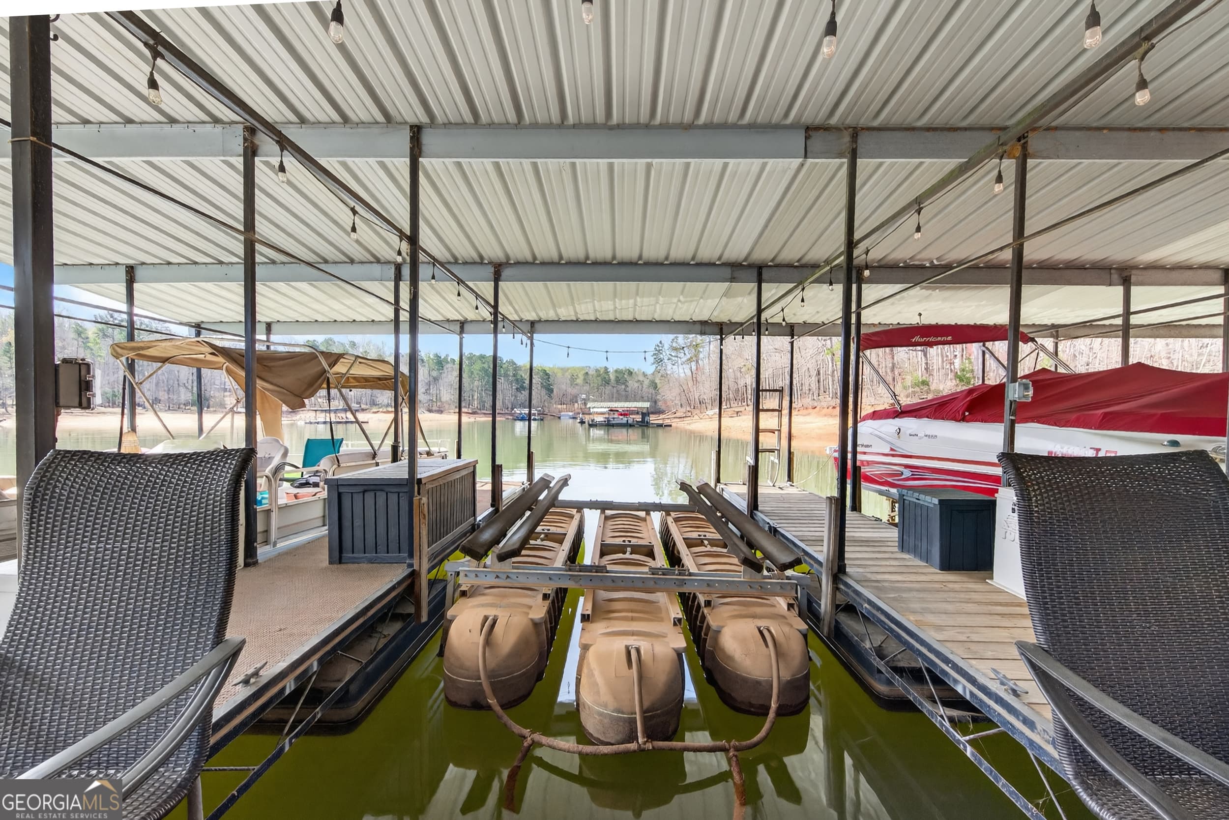 390 Lake Pl Dr — photo 2