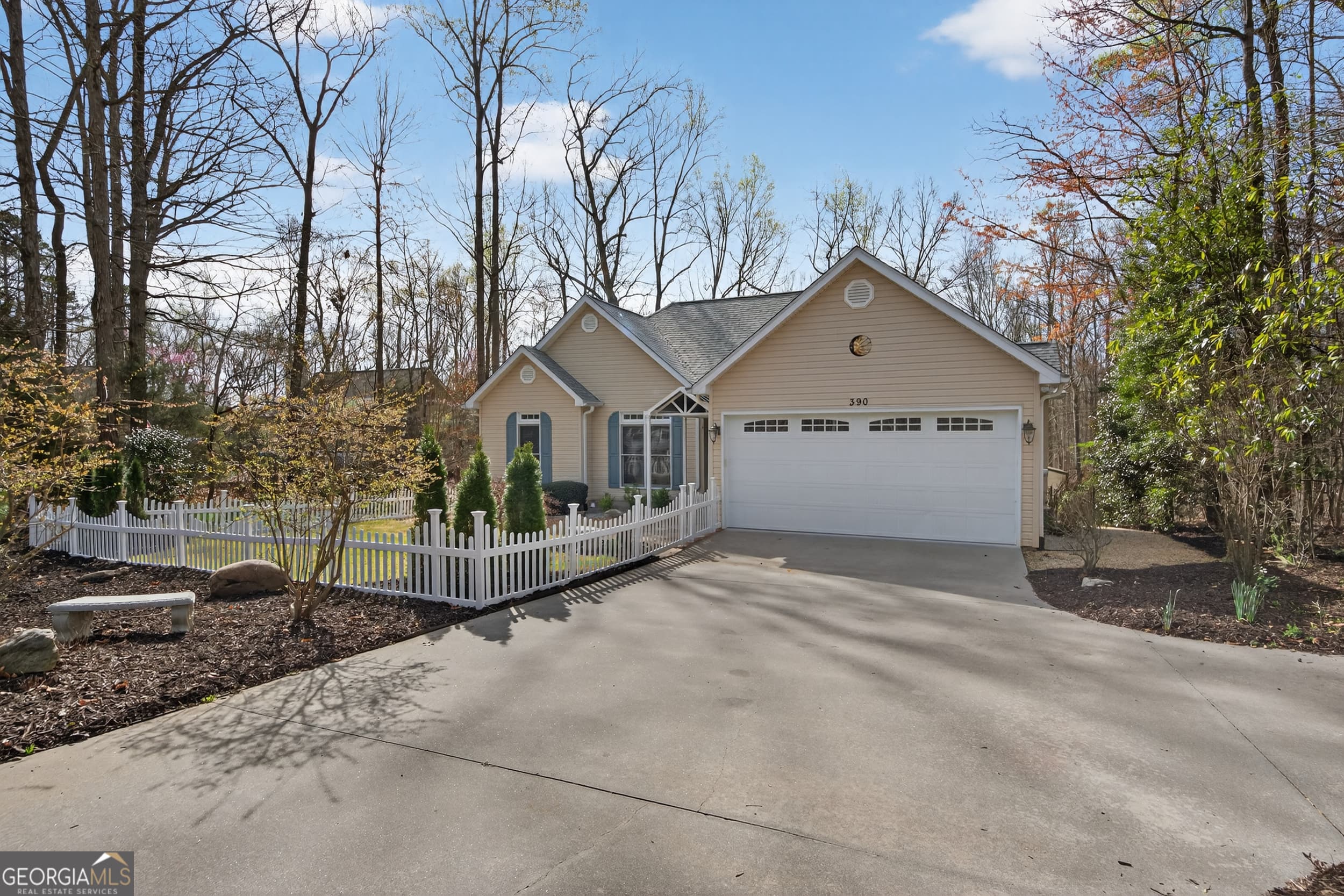 390 Lake Pl Dr — photo 1