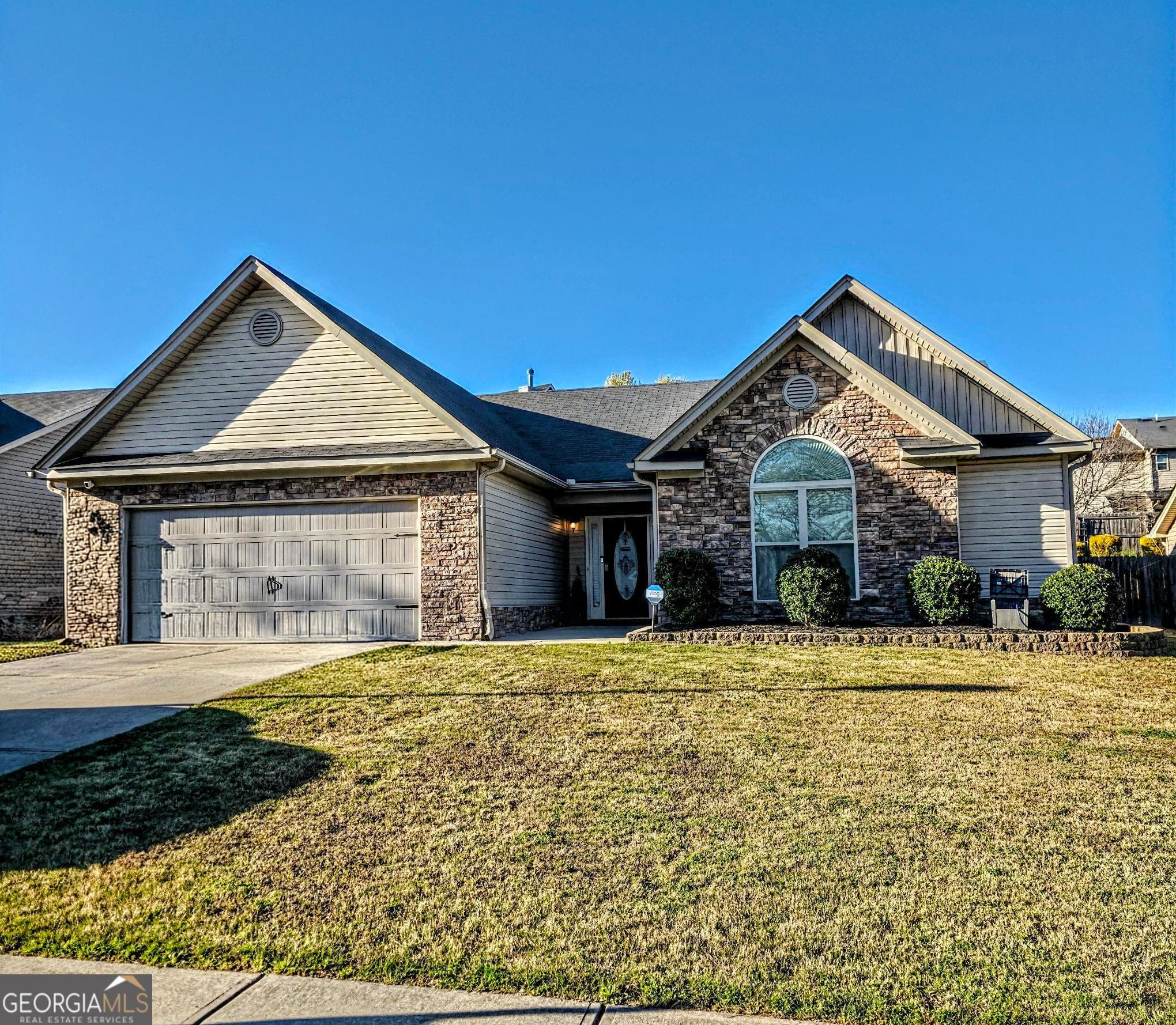 1442 Dillard Heights Dr — photo 1