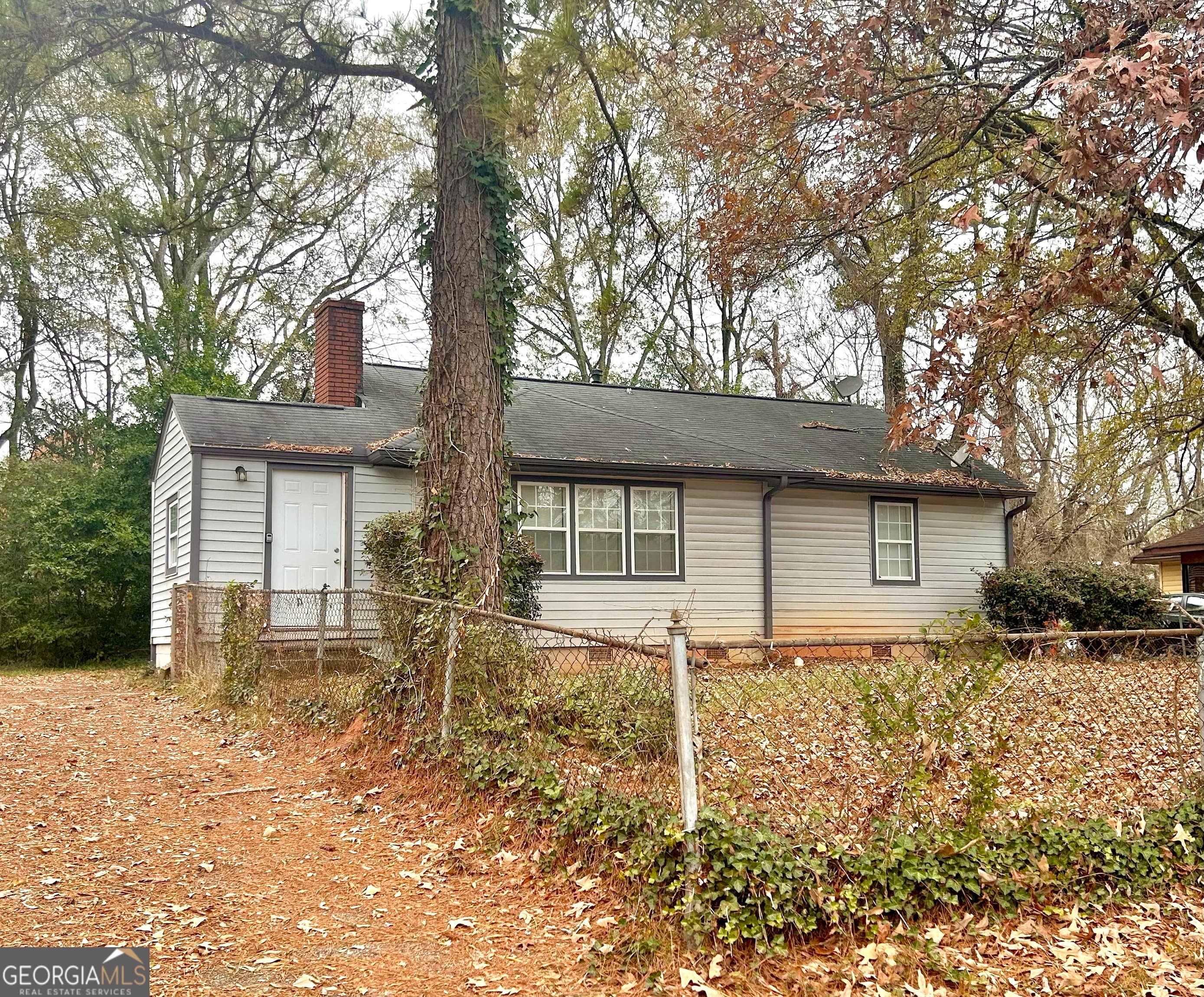 1615 Pontiac Se Pl — photo 2