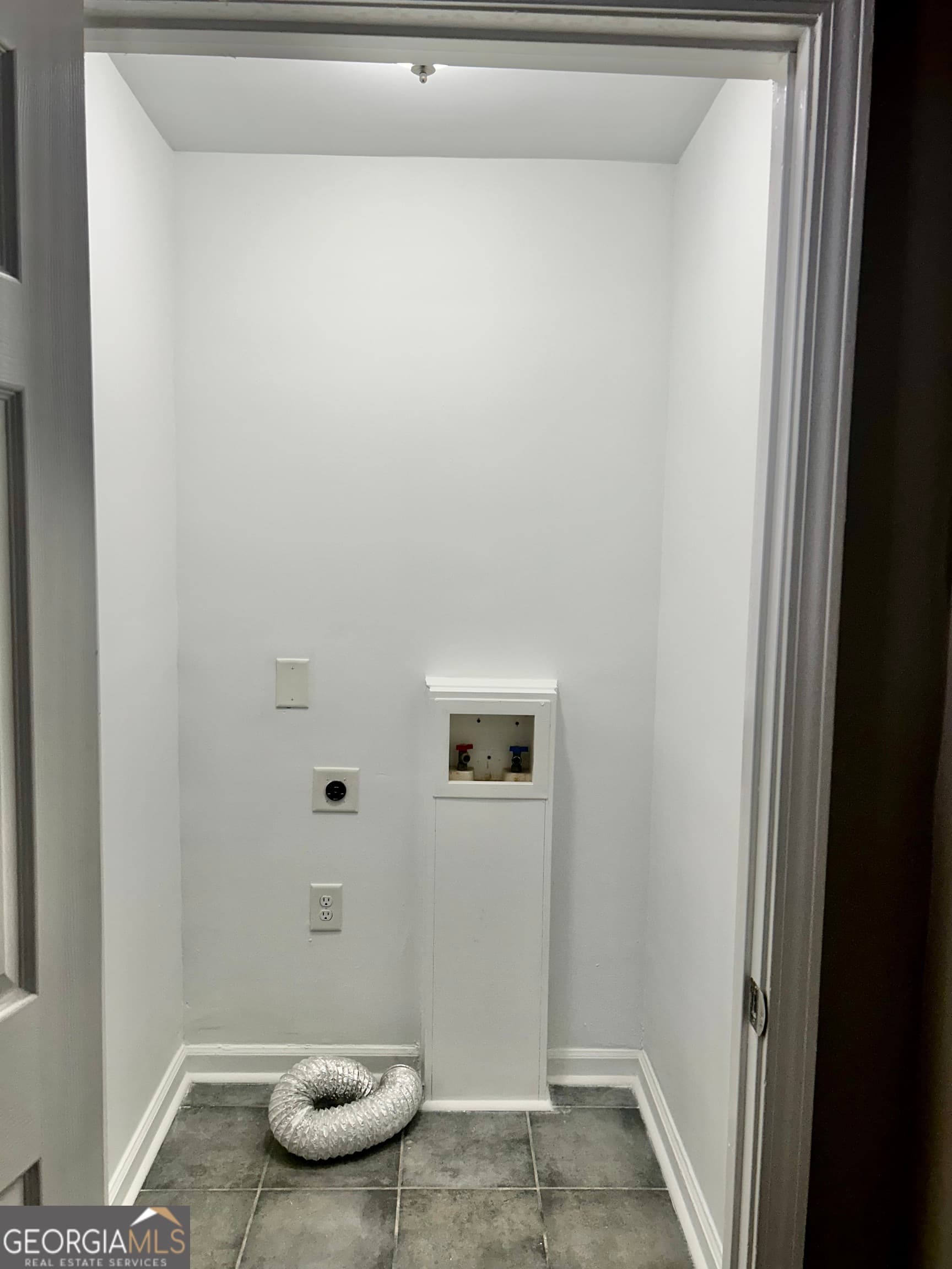 1615 Pontiac Se Pl — photo 14