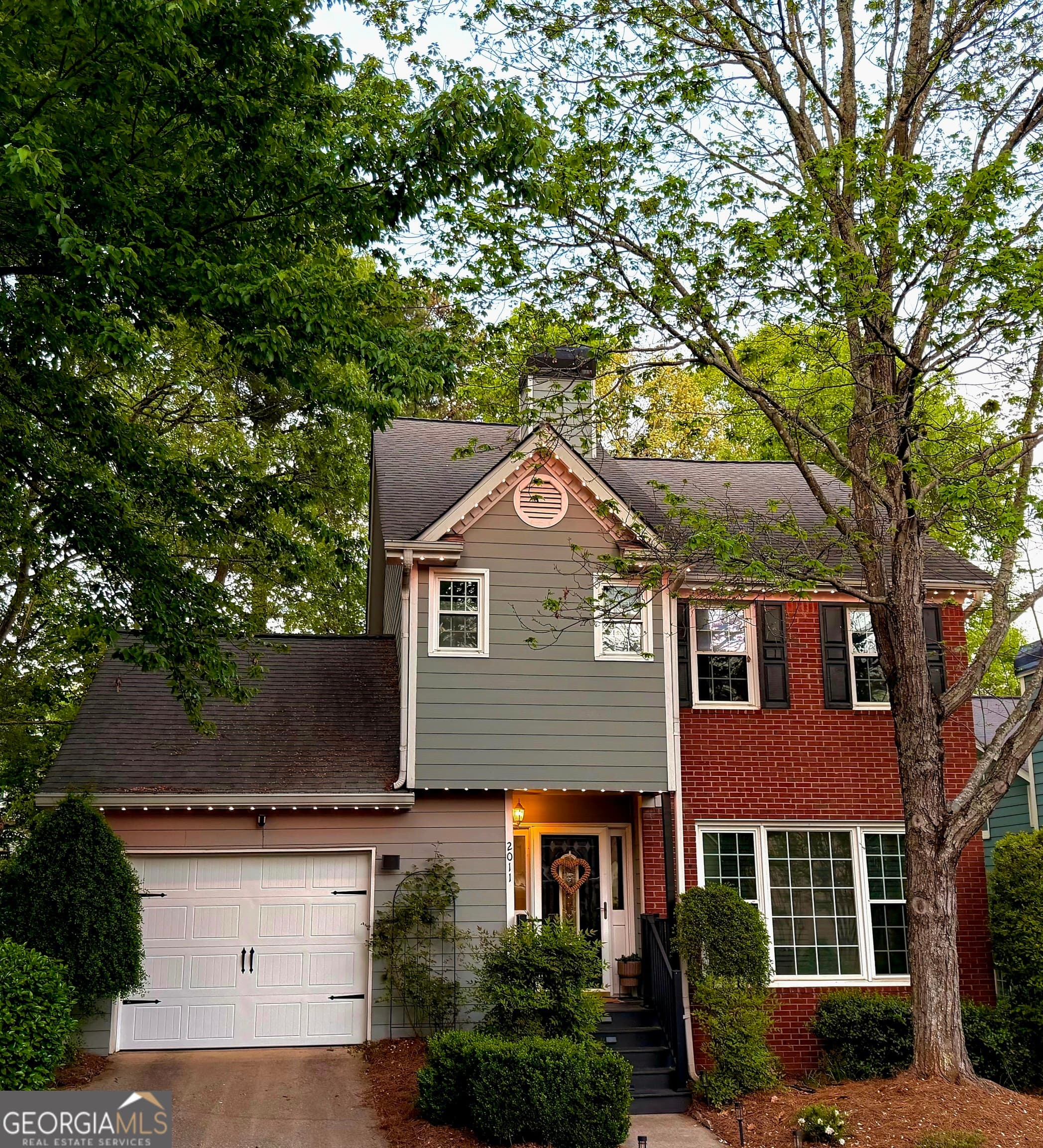 2011 Eagle Glen Rd — photo 1