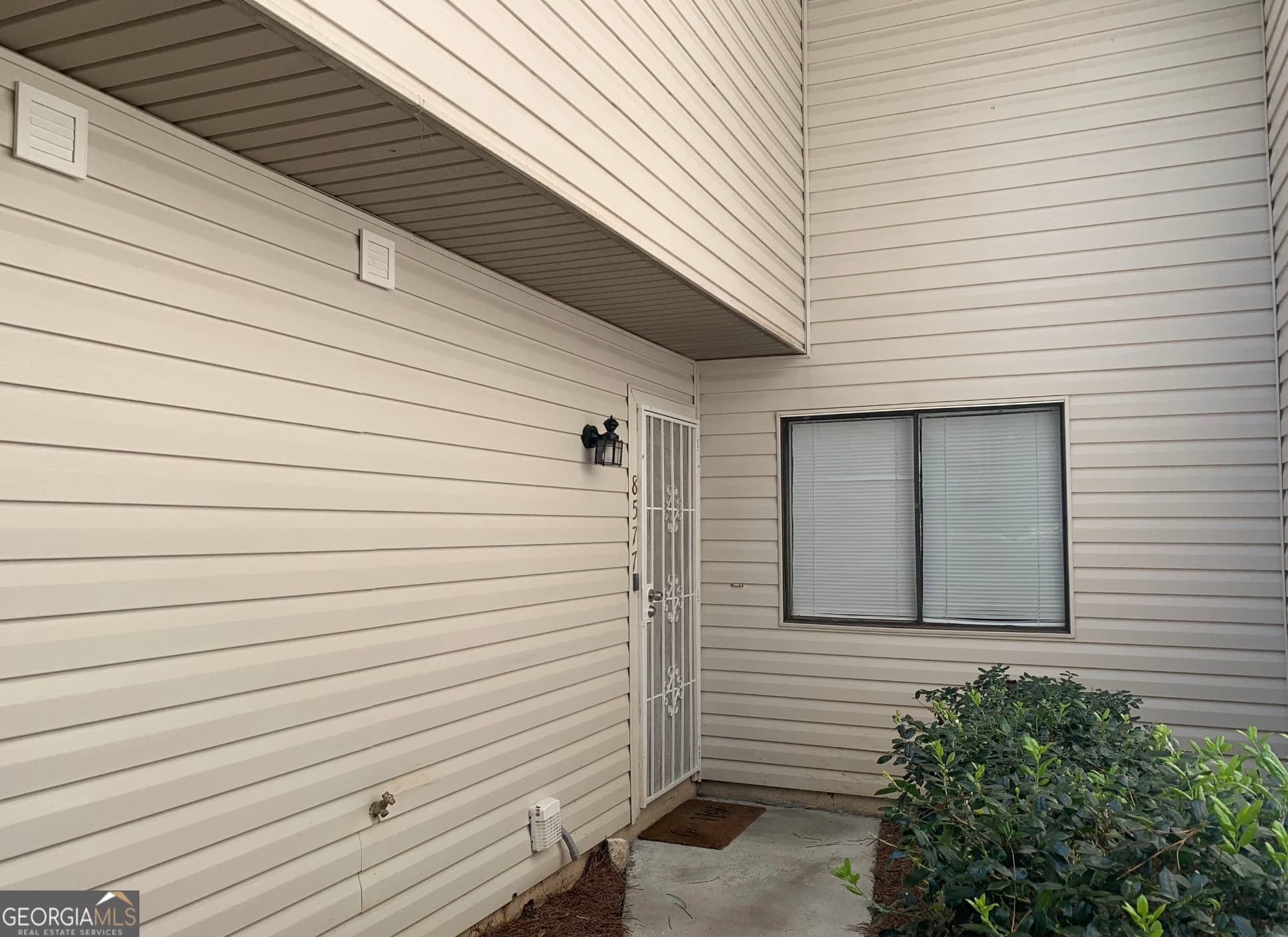 8577 Parkside Dr — photo 1