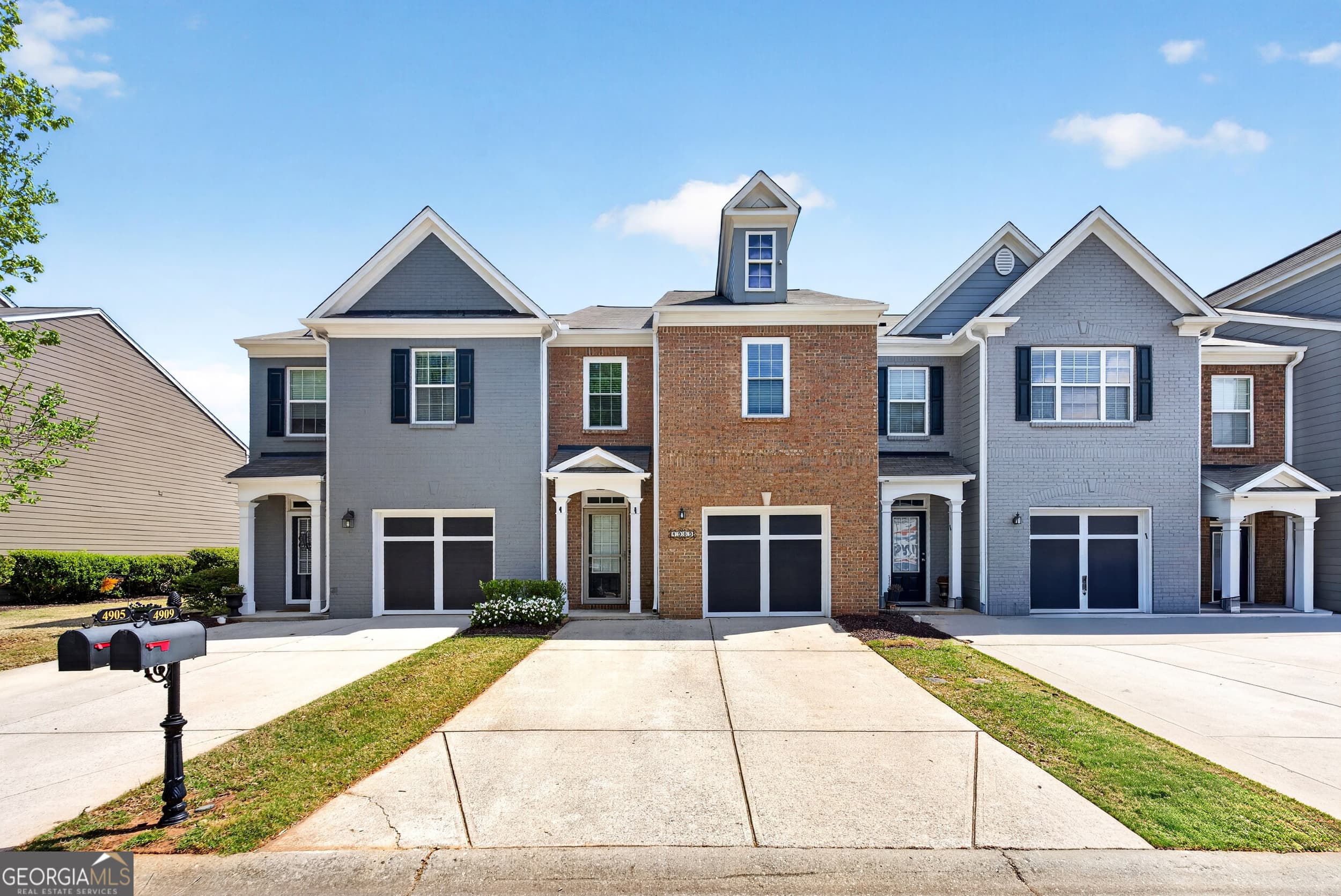 4909 Sherwood Way — photo 1