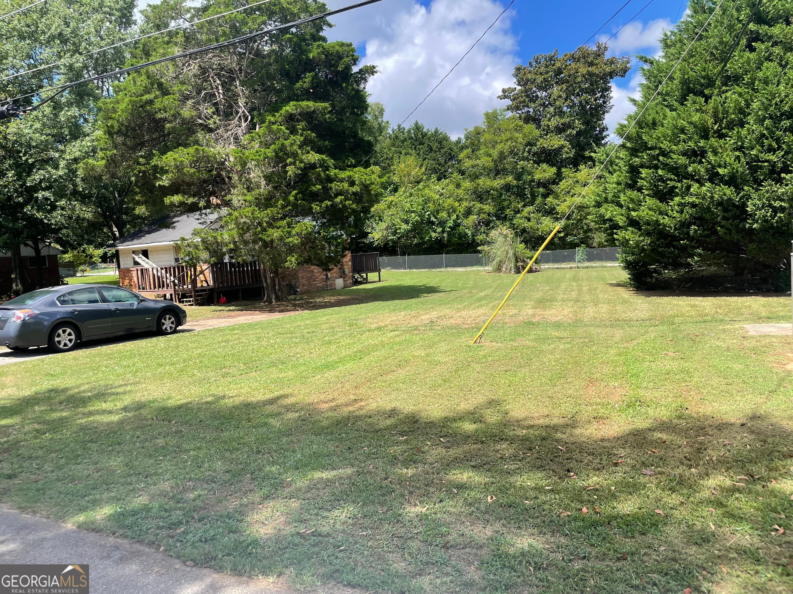 127 Hinton Dr — photo 2