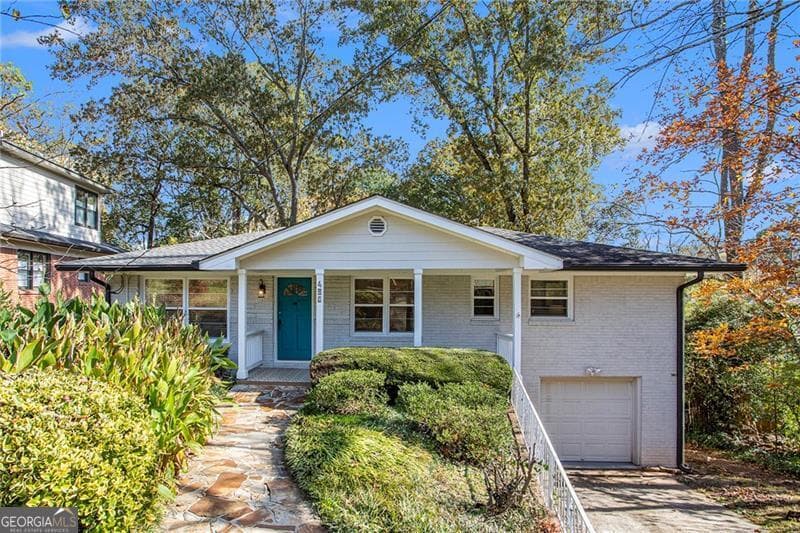 490 E Pharr Rd — photo 2