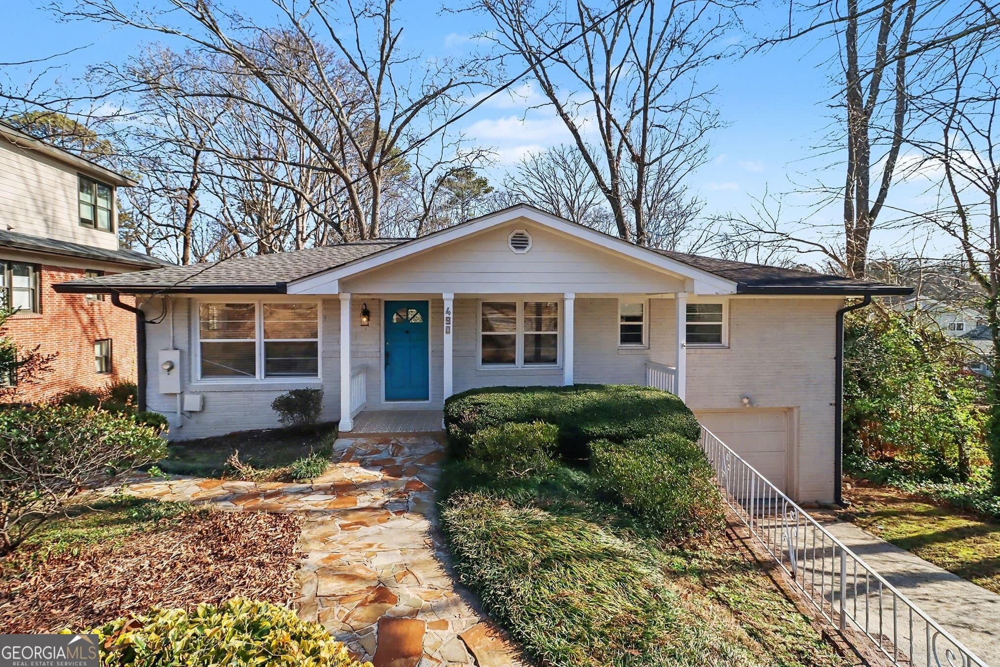 490 E Pharr Rd — photo 1