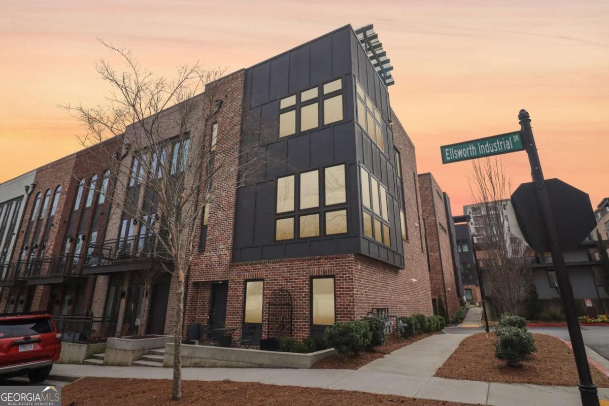 1229 Chelsea Nw Circle — photo 1