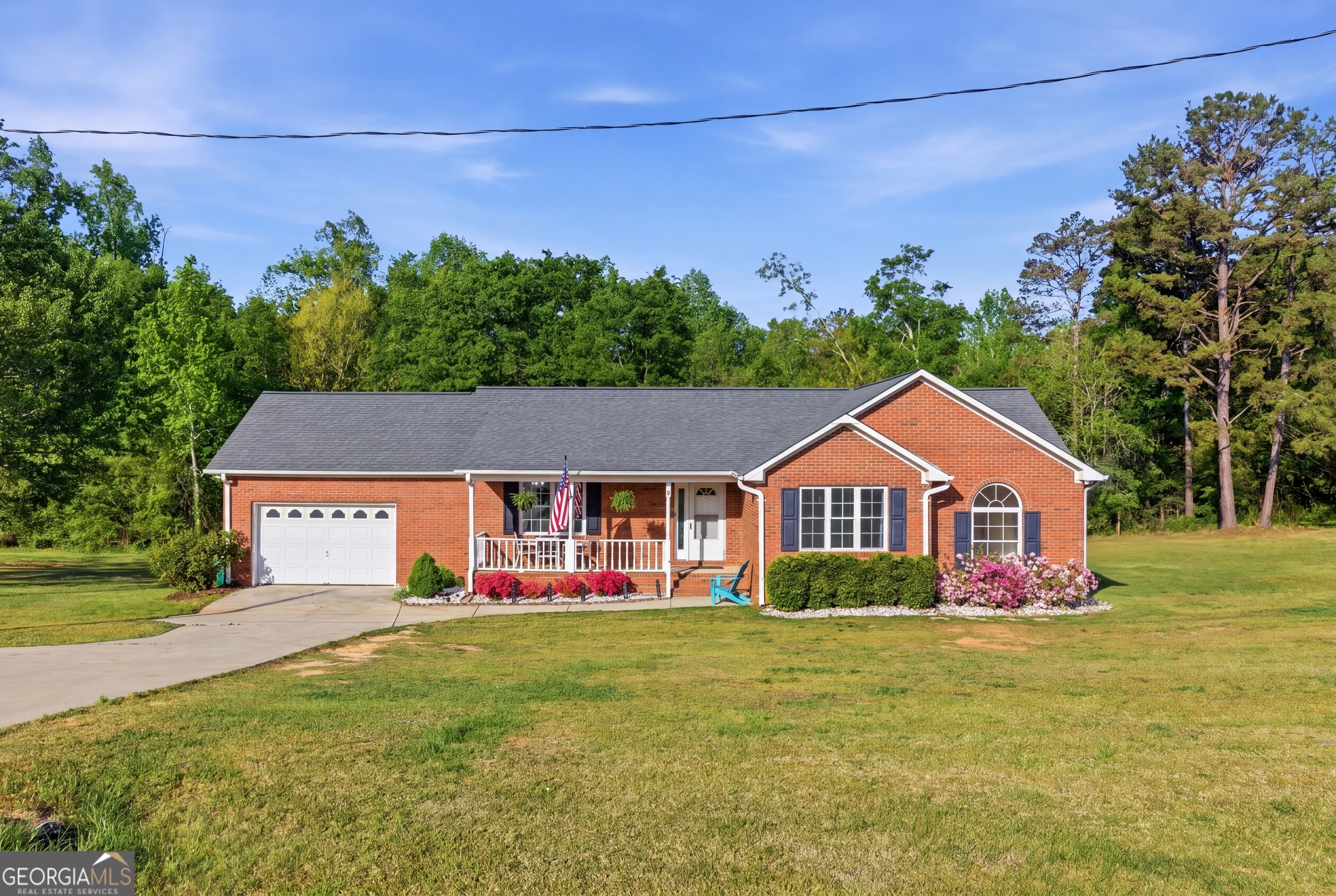 260 Brookhaven Circle — photo 1