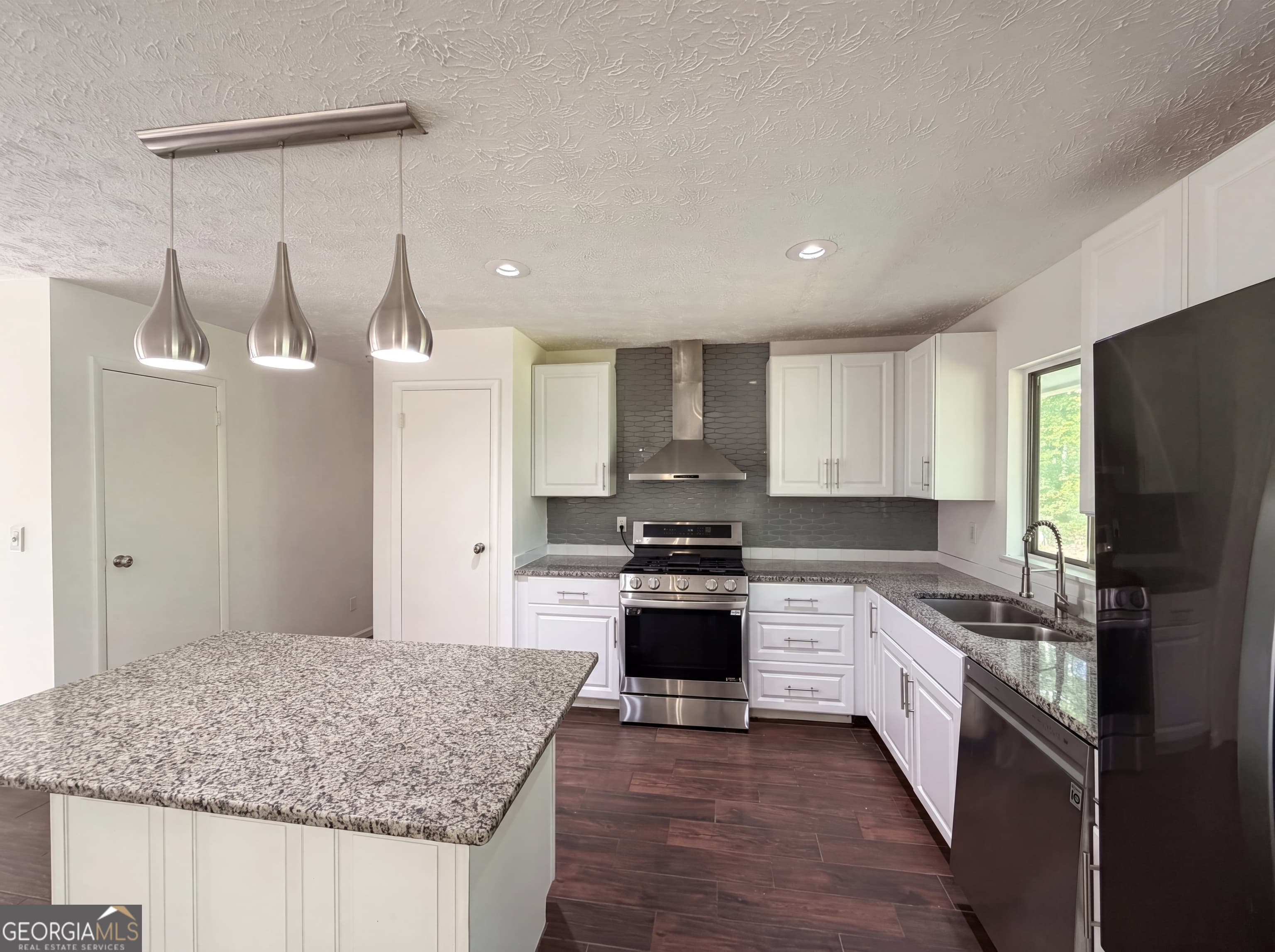 1010 Buckhurst Dr — photo 2