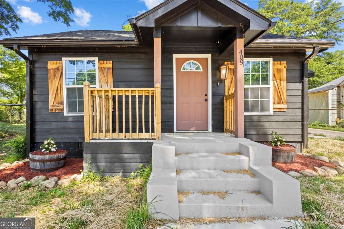 409 Calhoun Ne Ave — photo 1