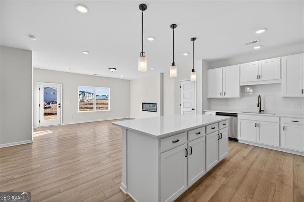 1130 Elowen Dr 107 — photo 2