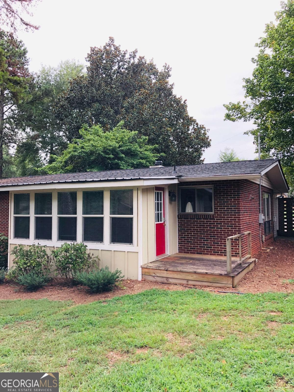 123 Garden Ln — photo 2