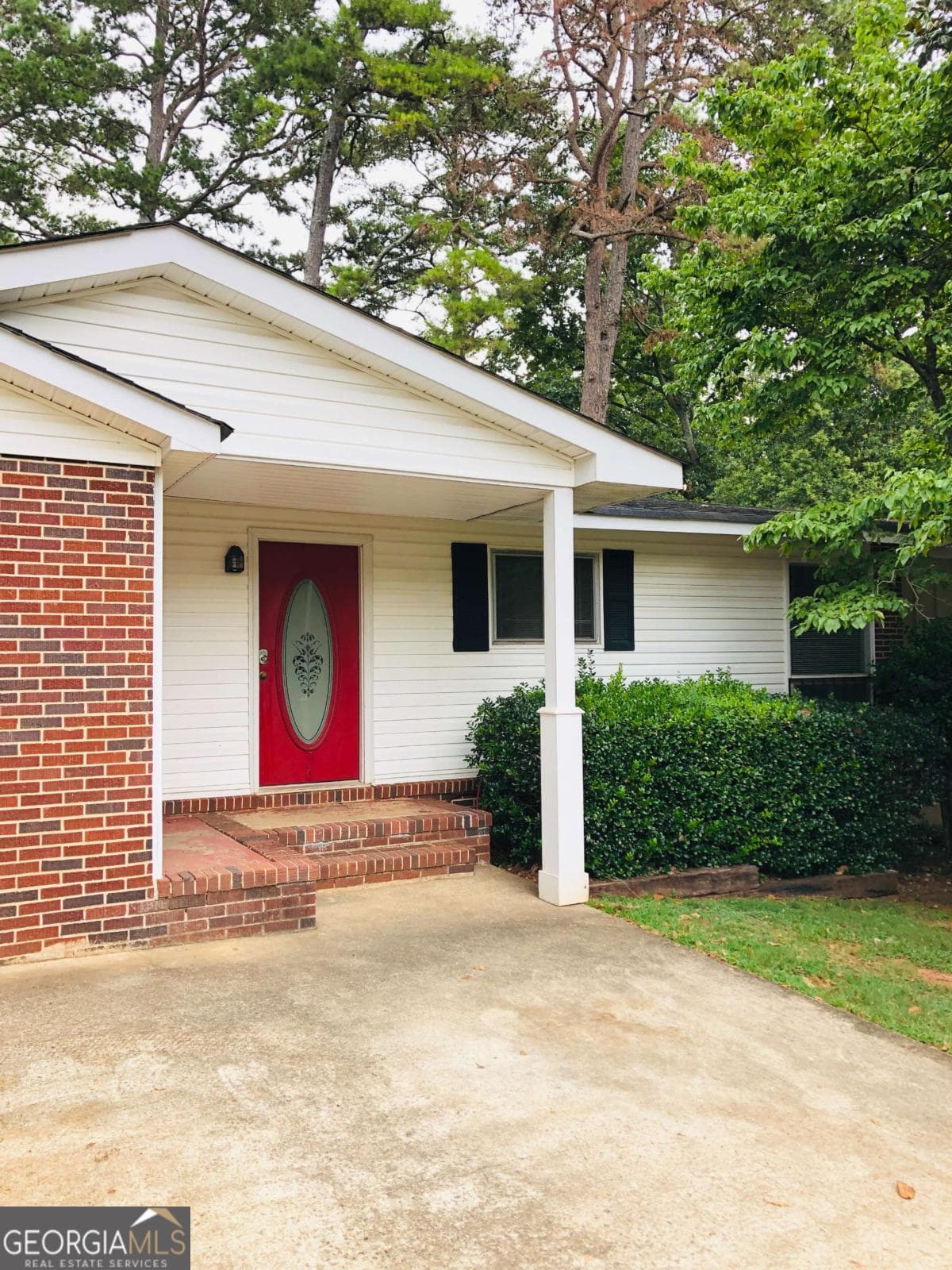 123 Garden Ln — photo 1