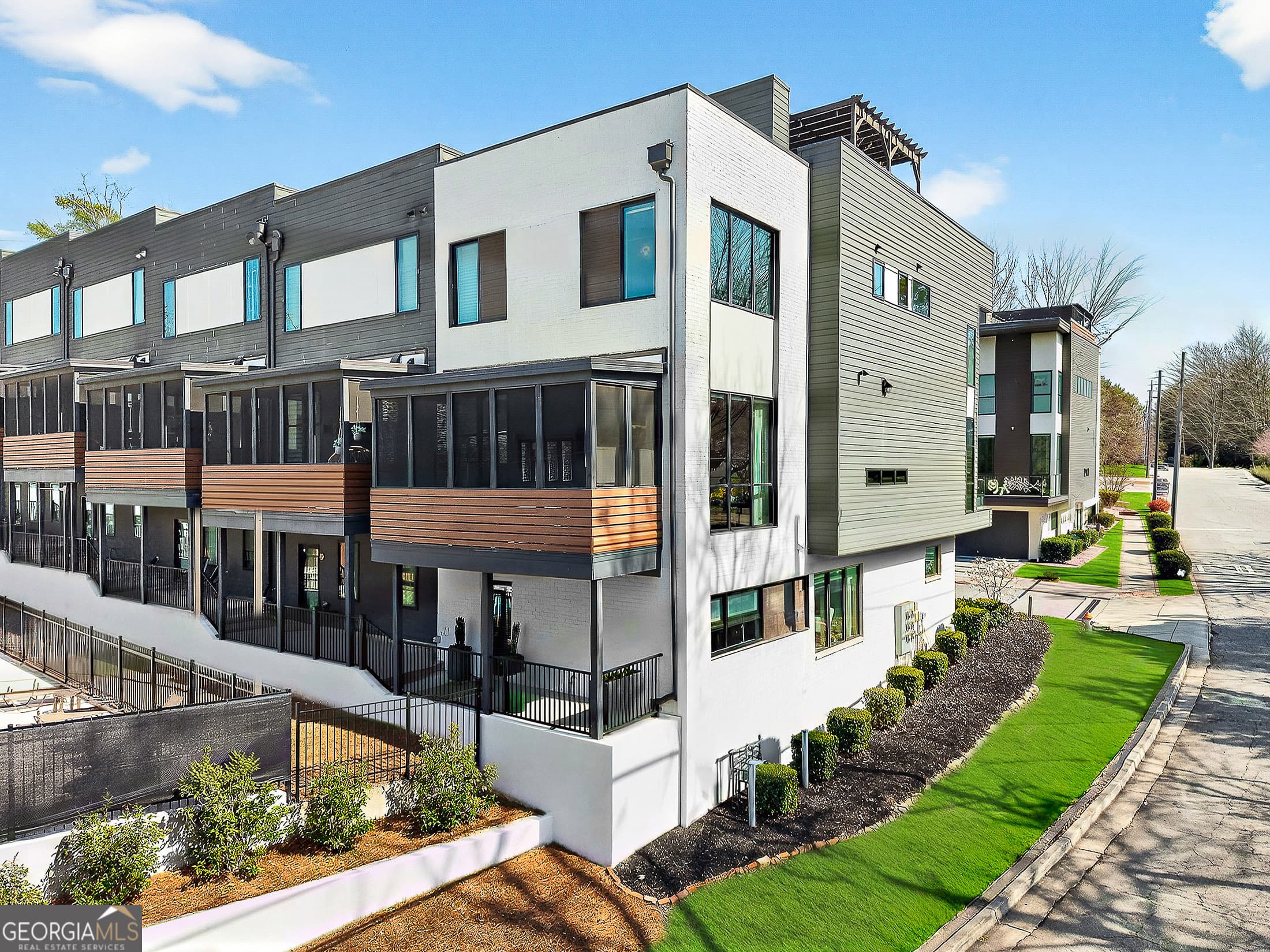 102 Birch St — photo 1