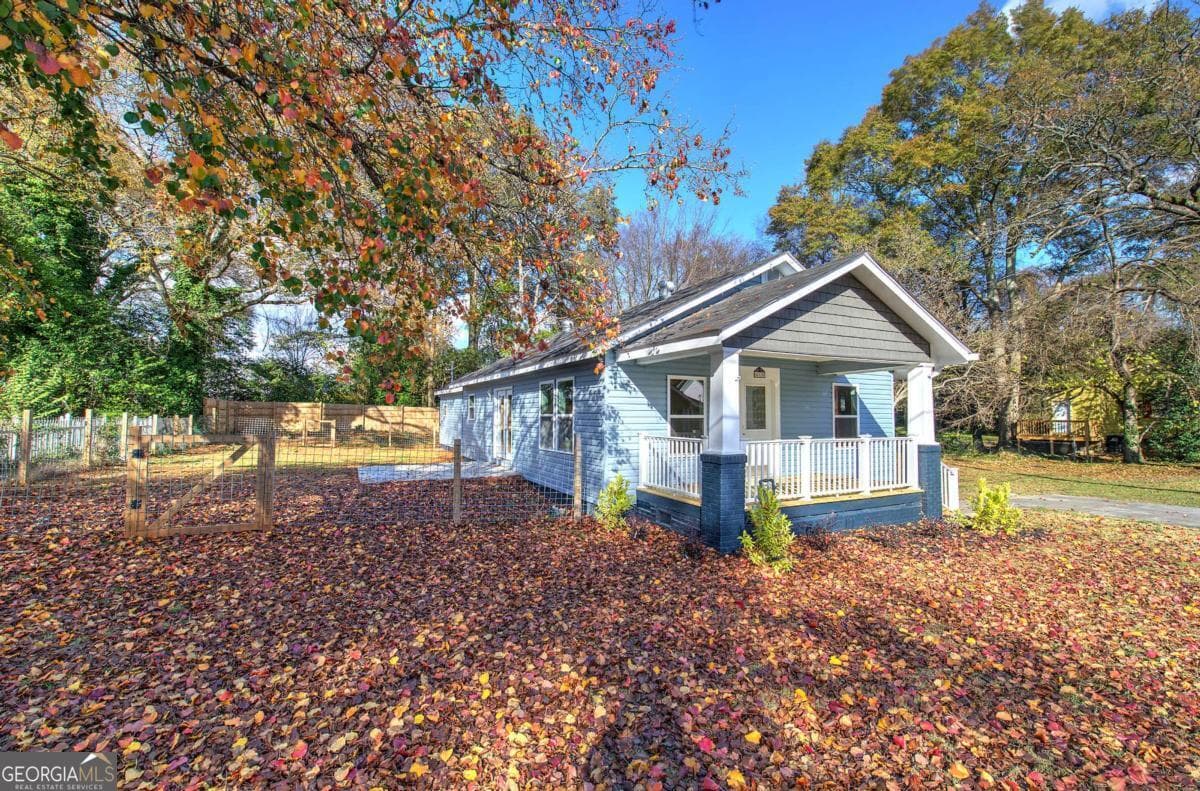 415 E 10th St — photo 2