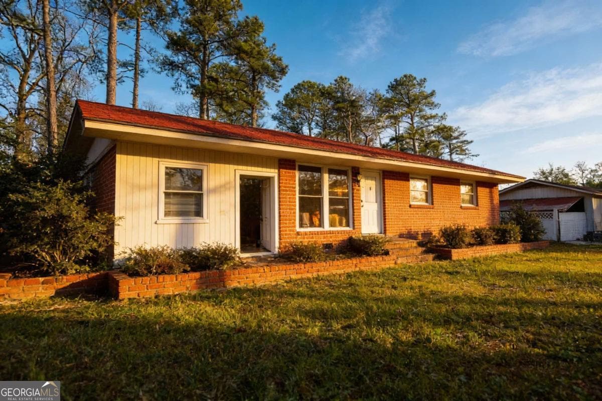 924 Brookdale Pl — photo 1