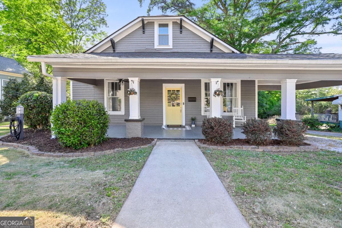 201 Oak St — photo 1