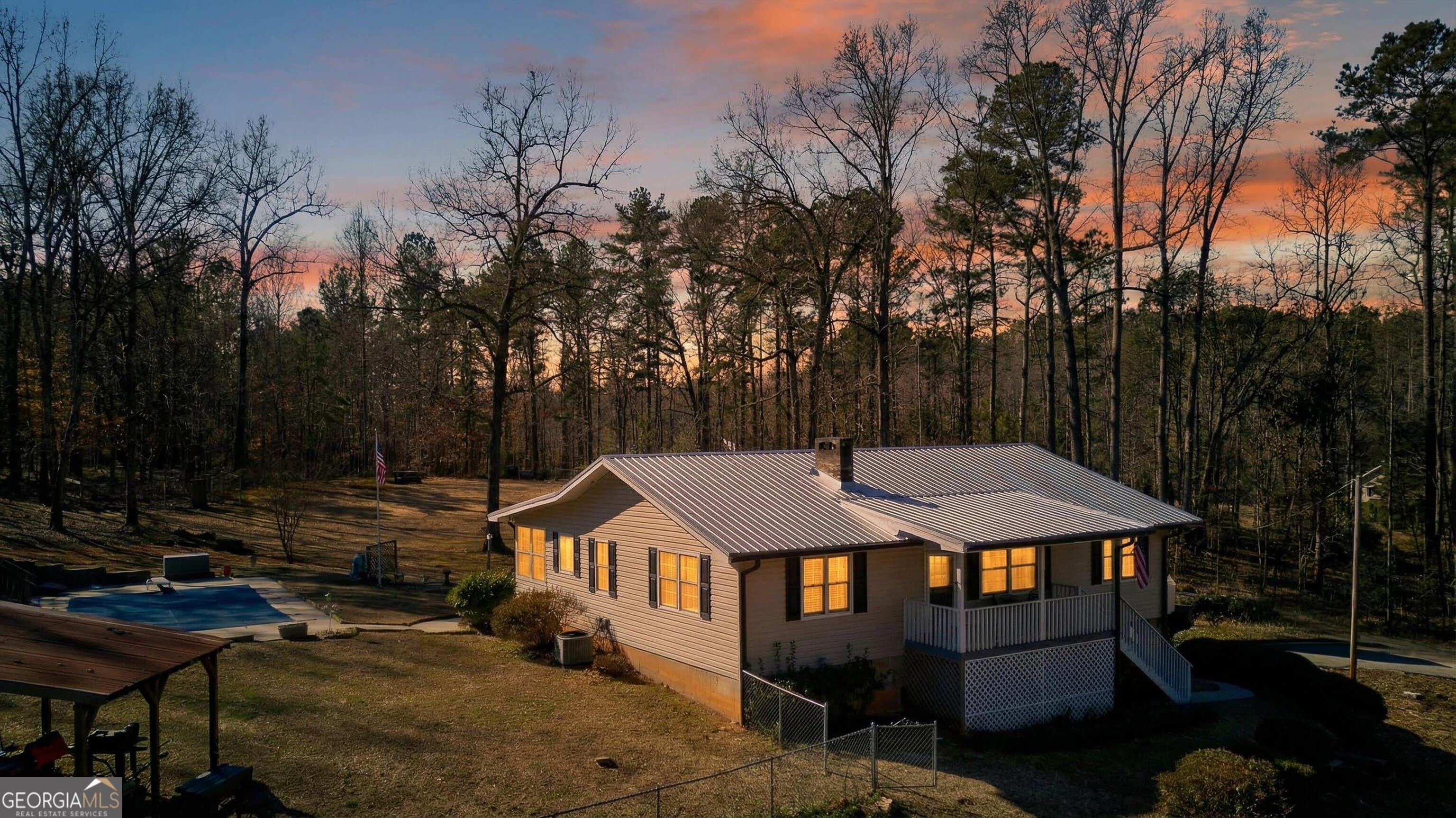 1556 Boone Rd — photo 1