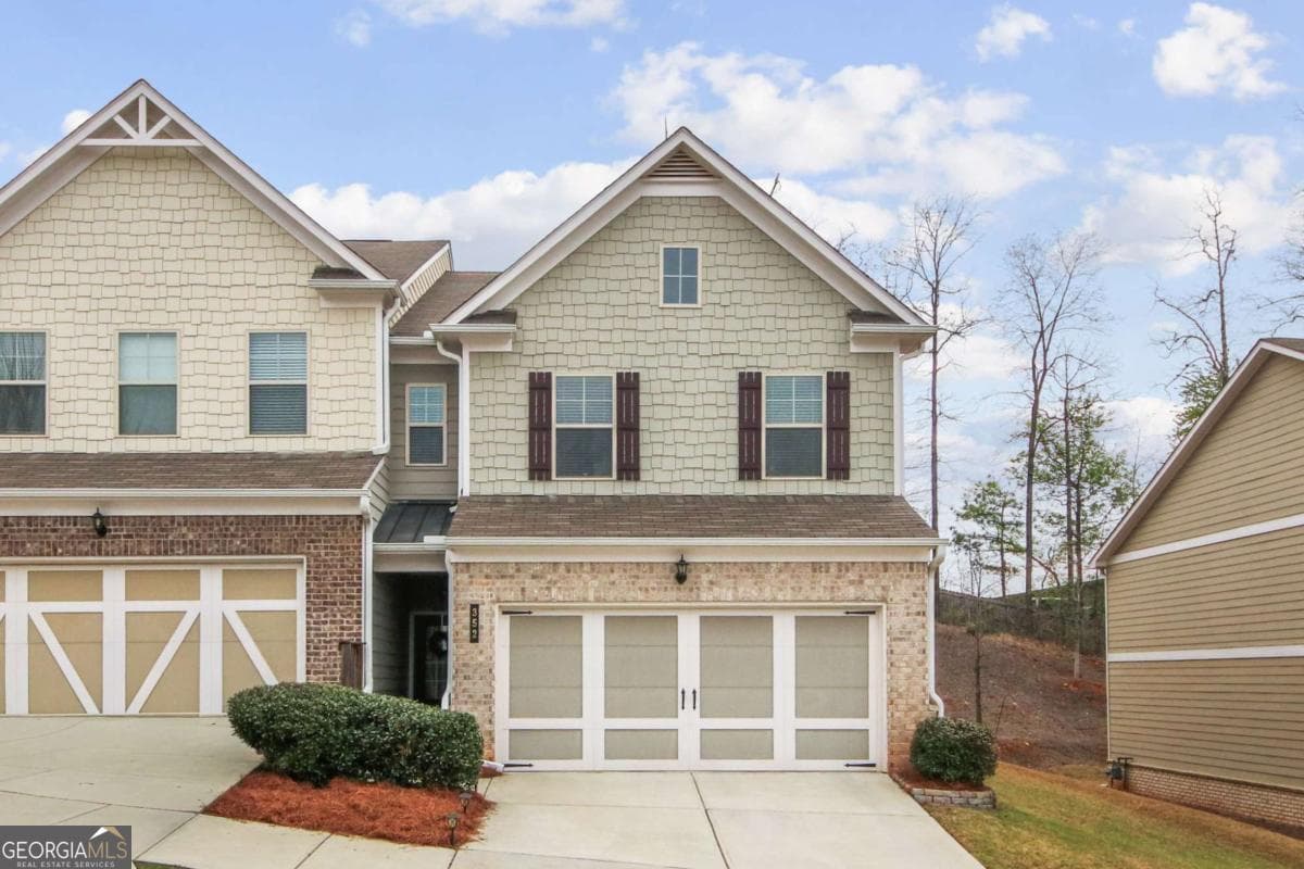 352 Cherryhill Ln — photo 2