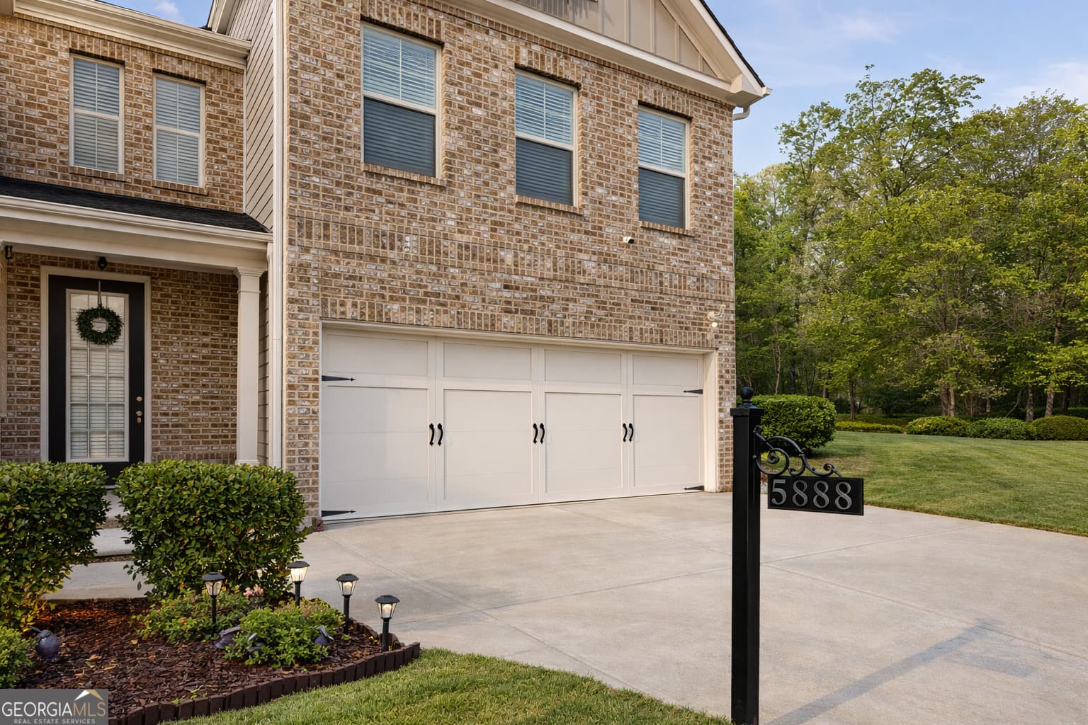 5888 Radford Loop — photo 1