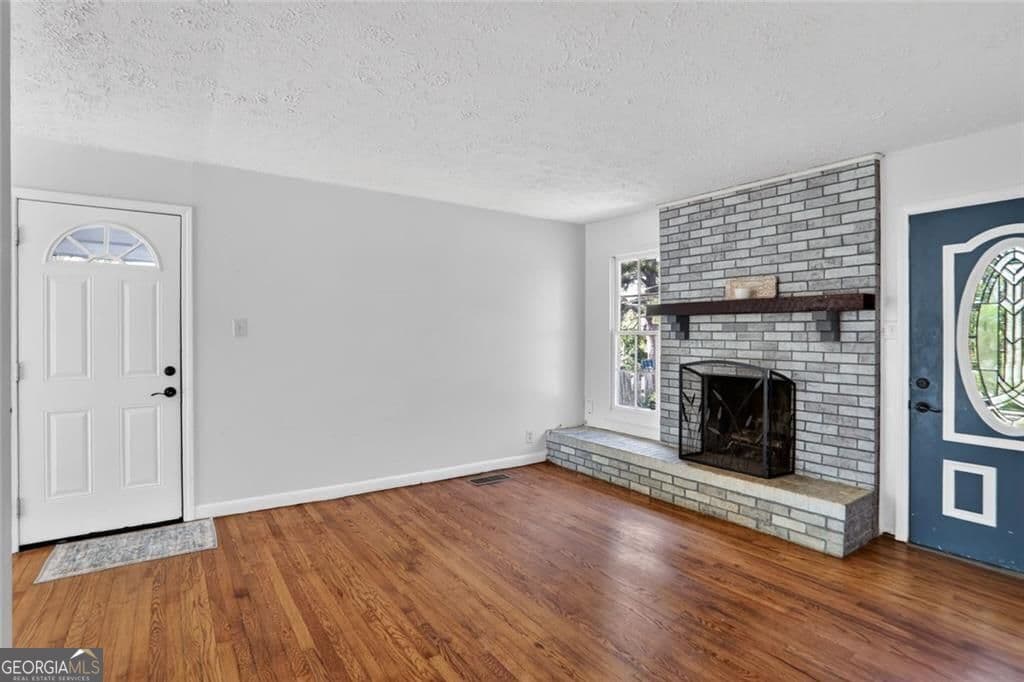 2407 Woodland Dr — photo 2