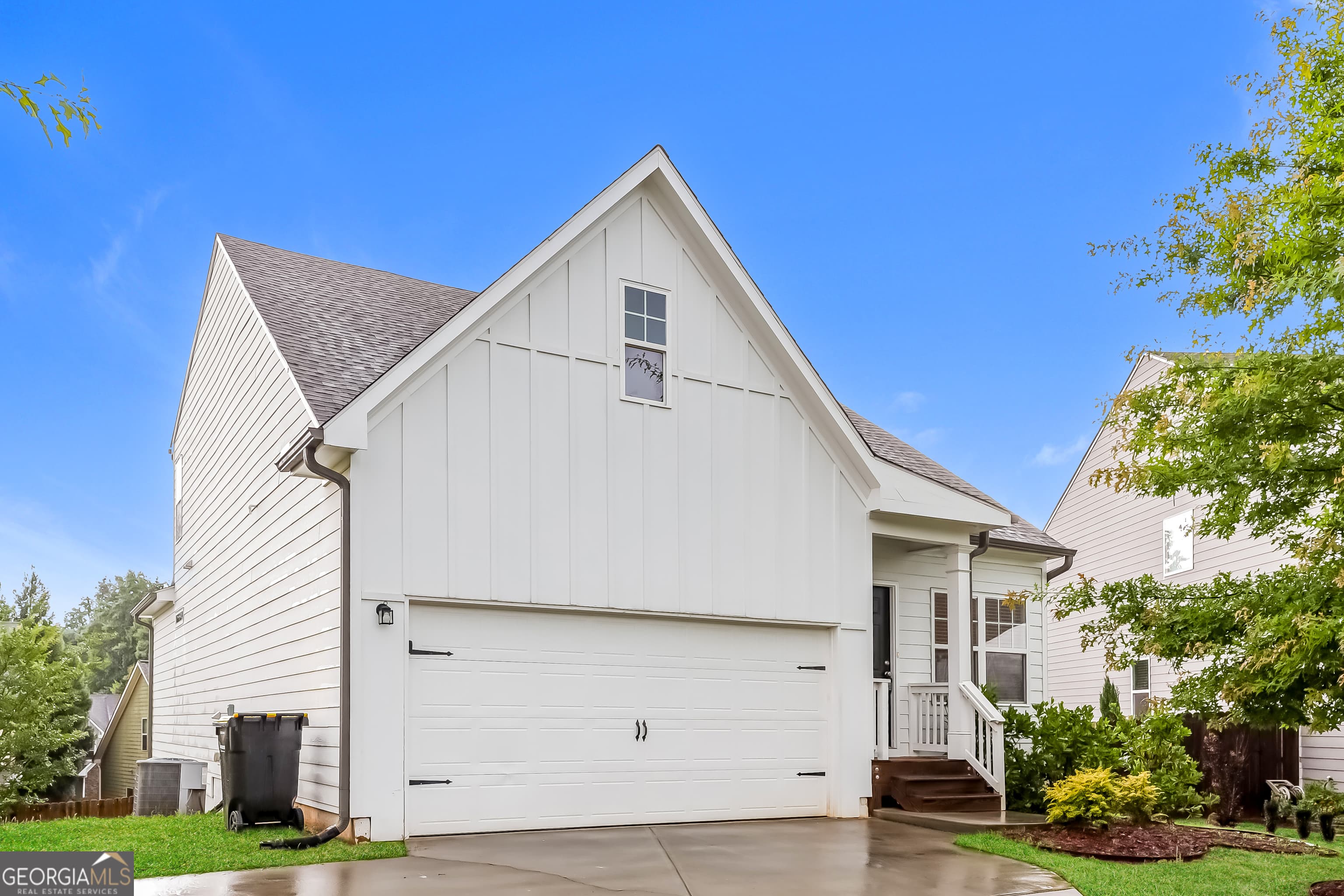 128 Hood Park Dr — photo 2