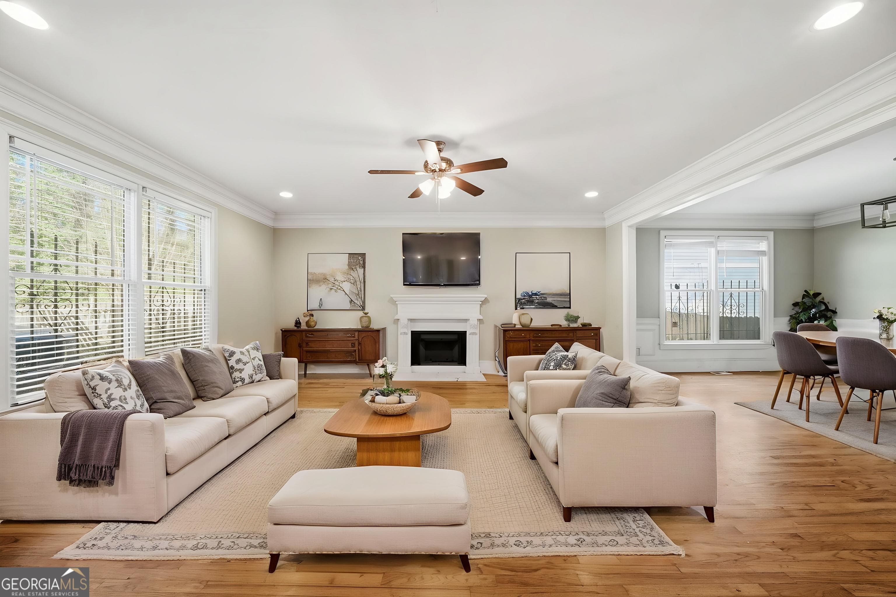 1864 La Mesa Ln — photo 2