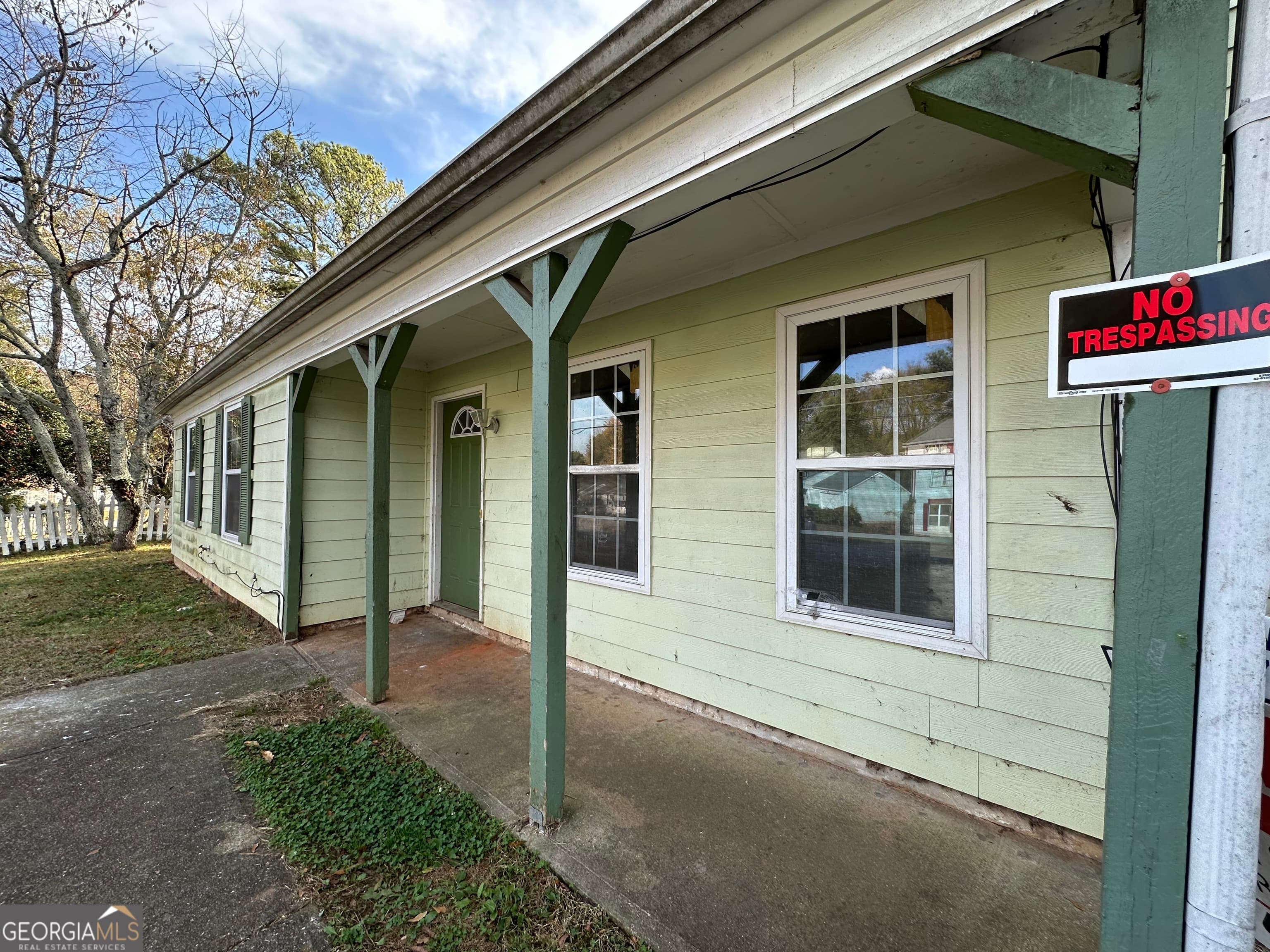 4561 Garden Hills Dr — photo 2