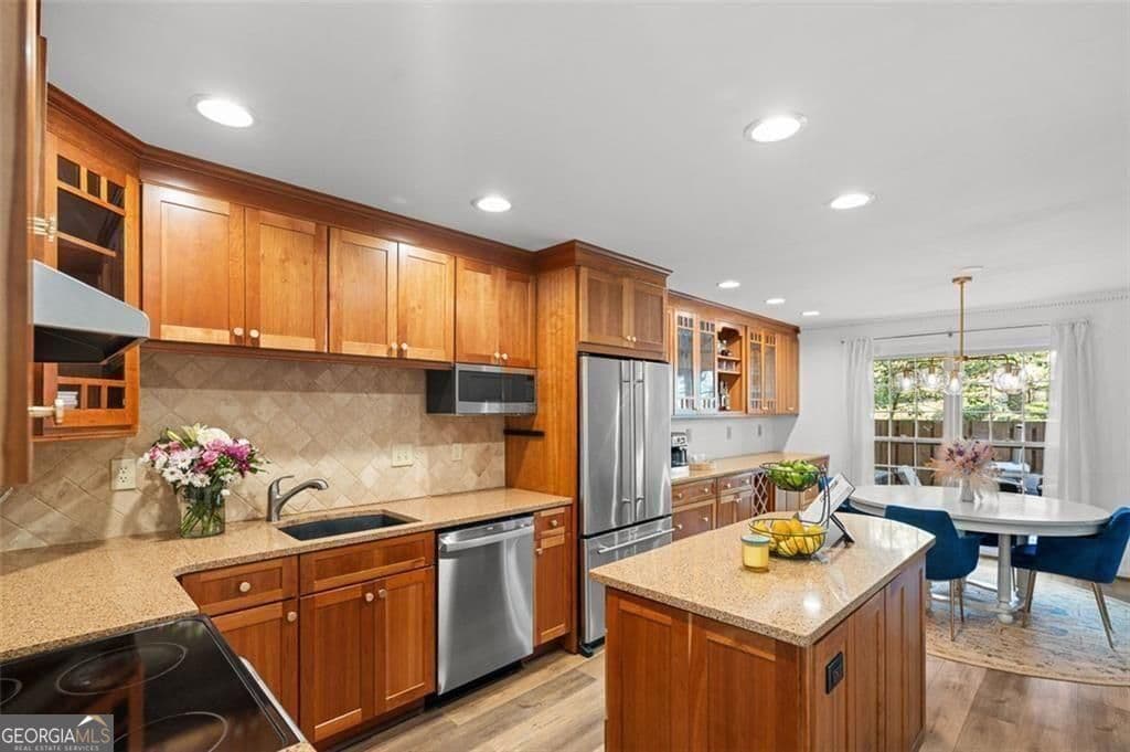 1105 Clairemont Ave P — photo 1