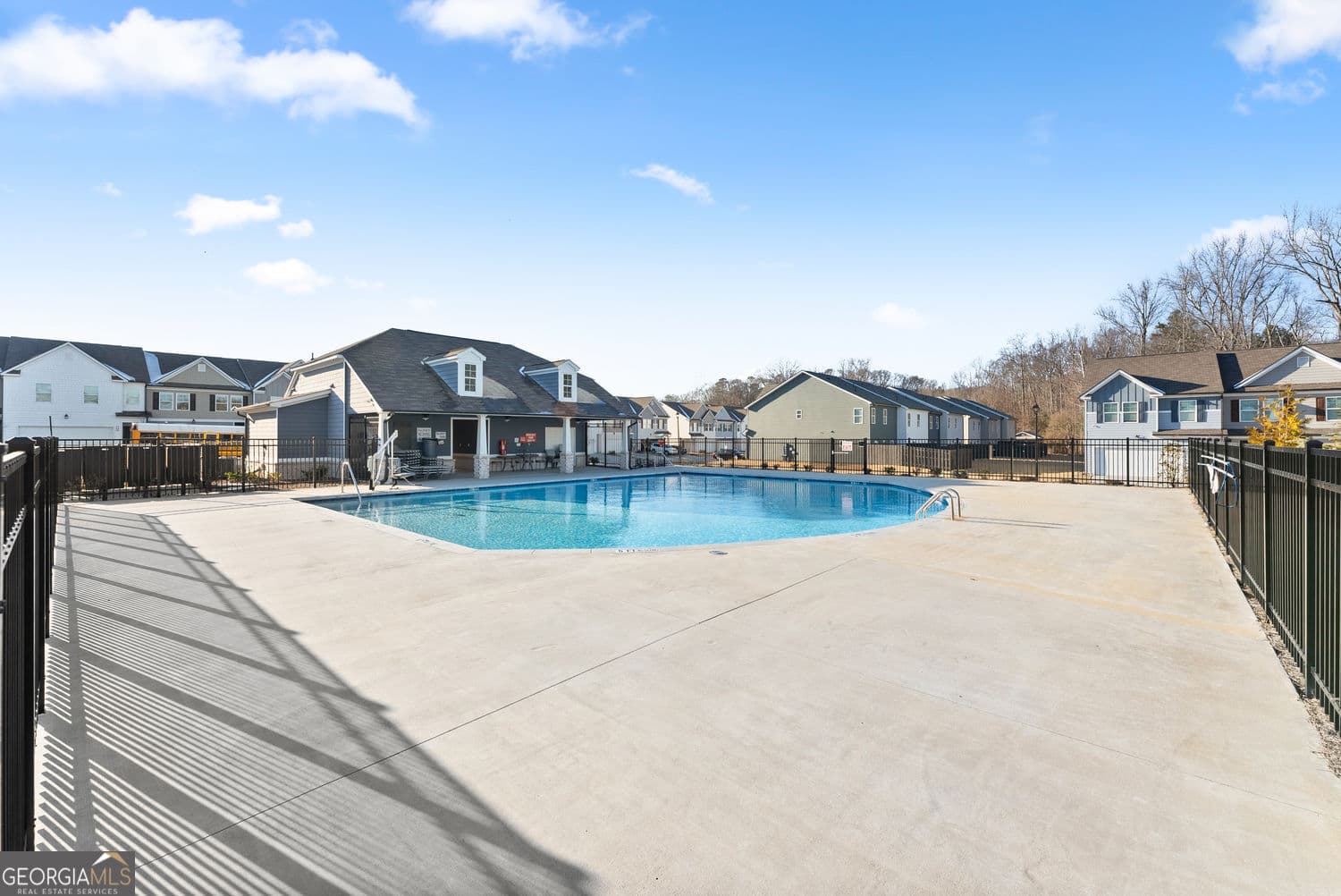 76 Regent Park — photo 42