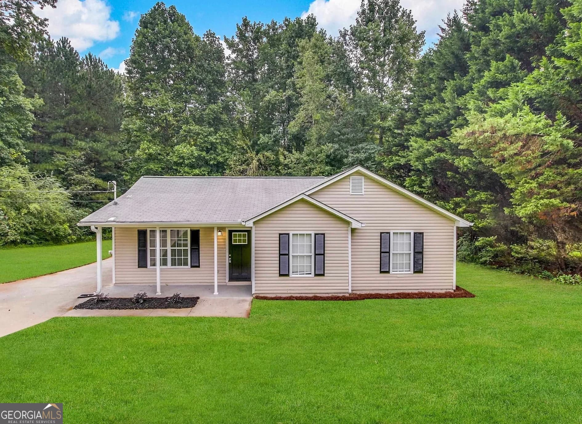 572 Southern Trace Dr — photo 1