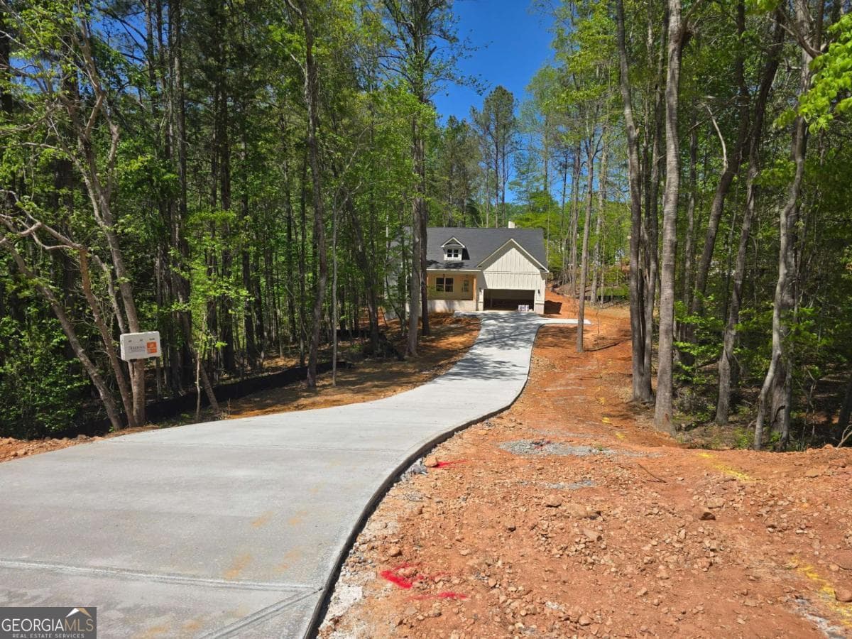 320 Evie Ln — photo 2