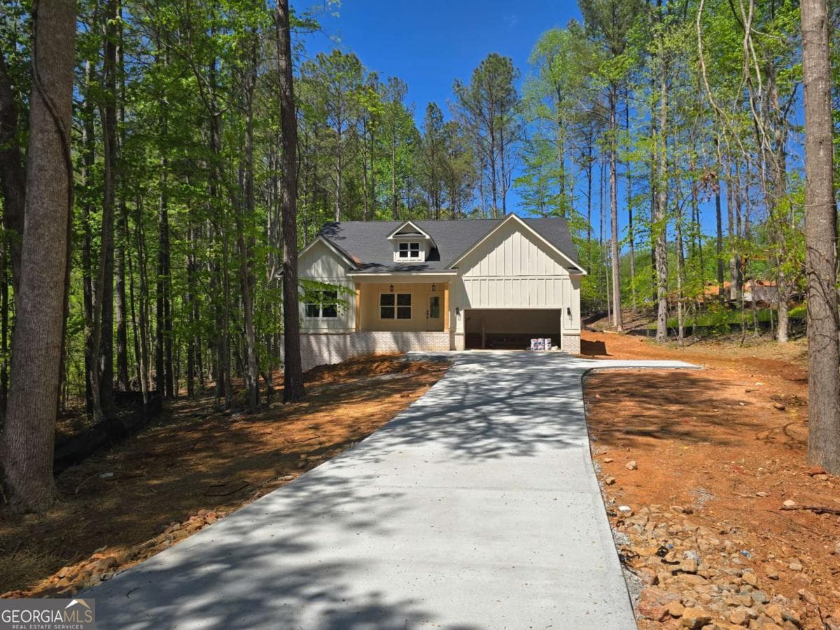 320 Evie Ln — photo 1