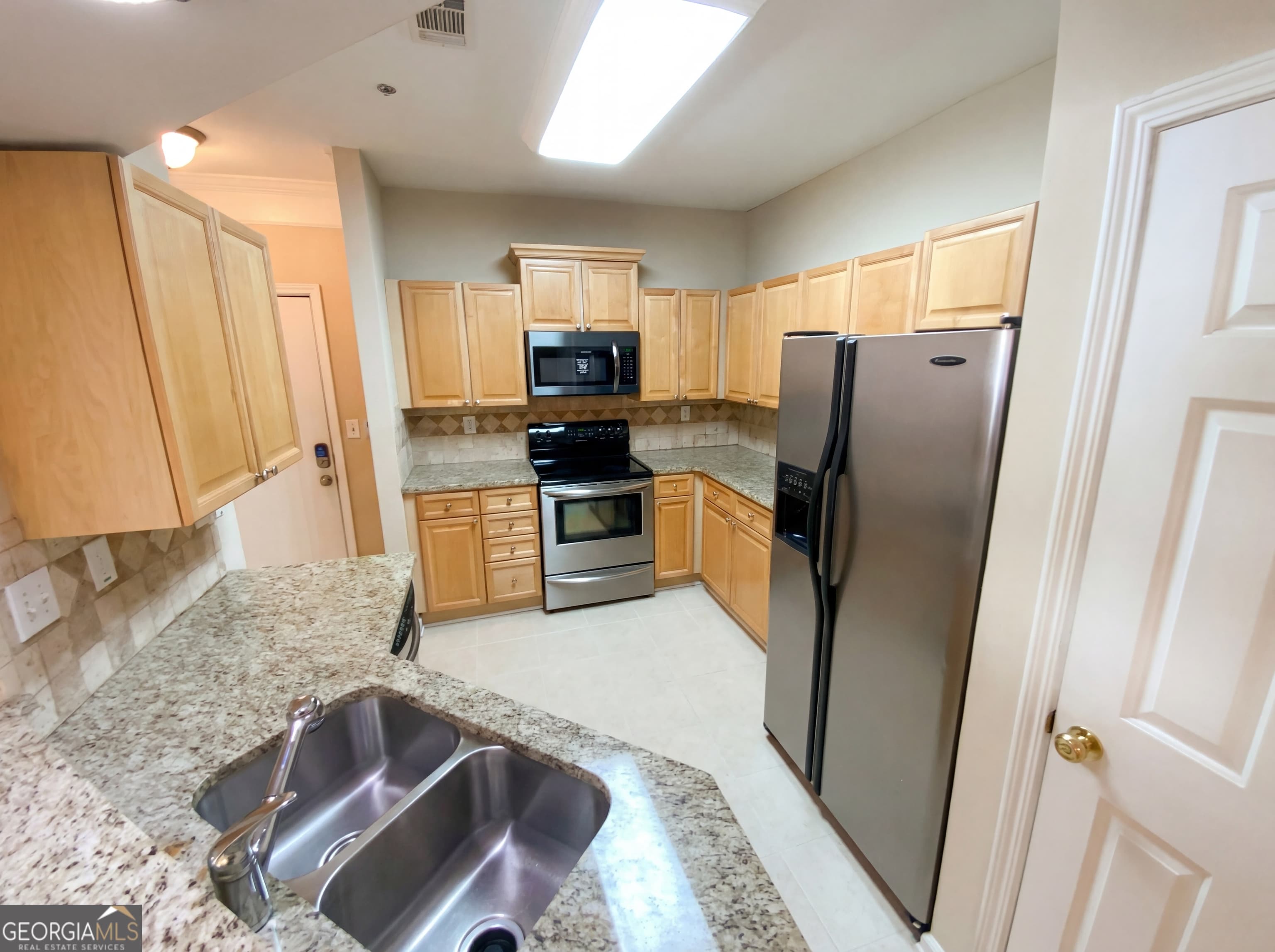 522 Sandringham Dr # 522 — photo 2